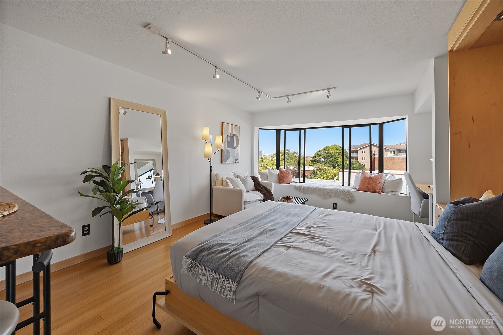 211 Summit Avenue E #405, Seattle, WA 98102, photo 5 of 29