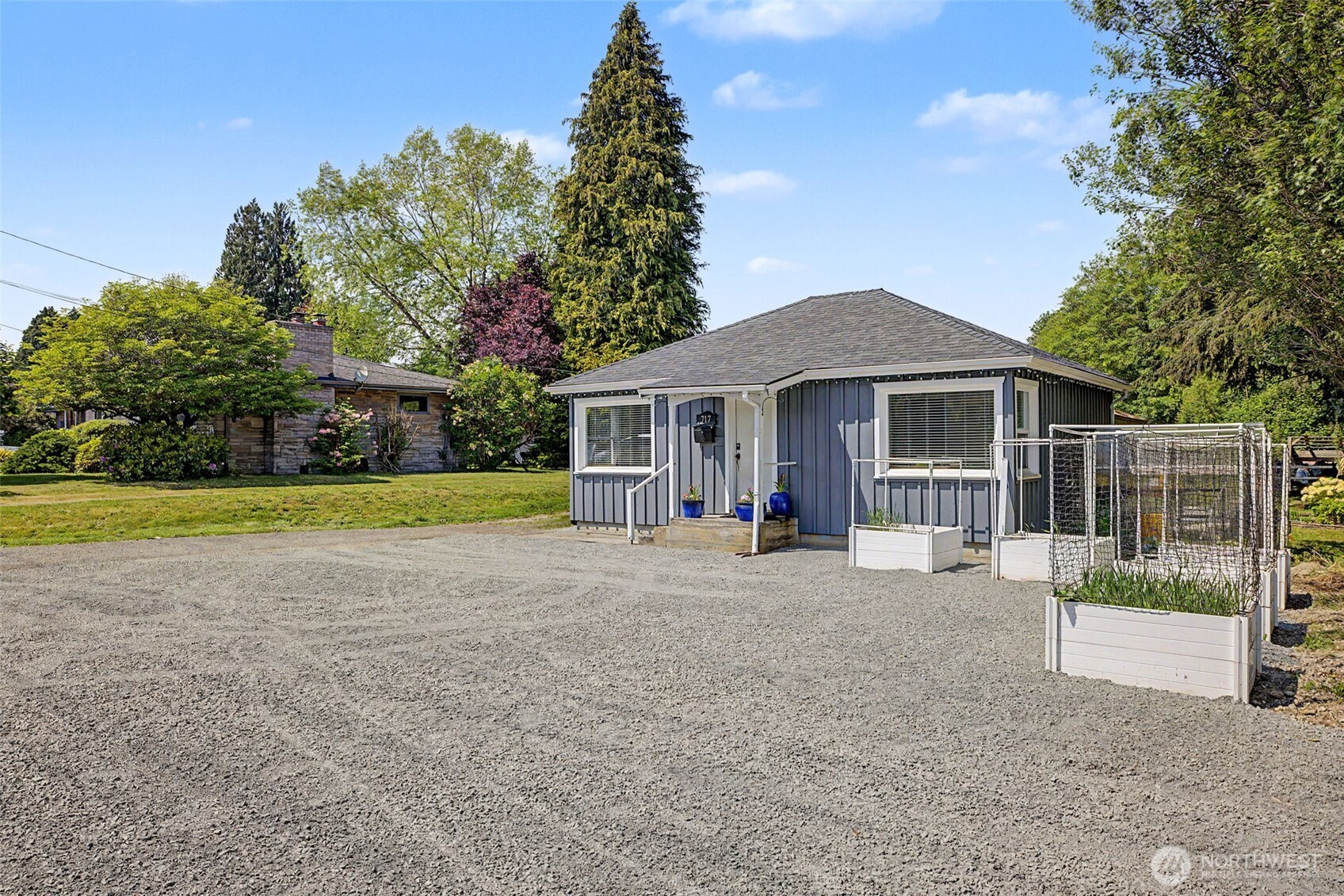 717 E Highland Drive