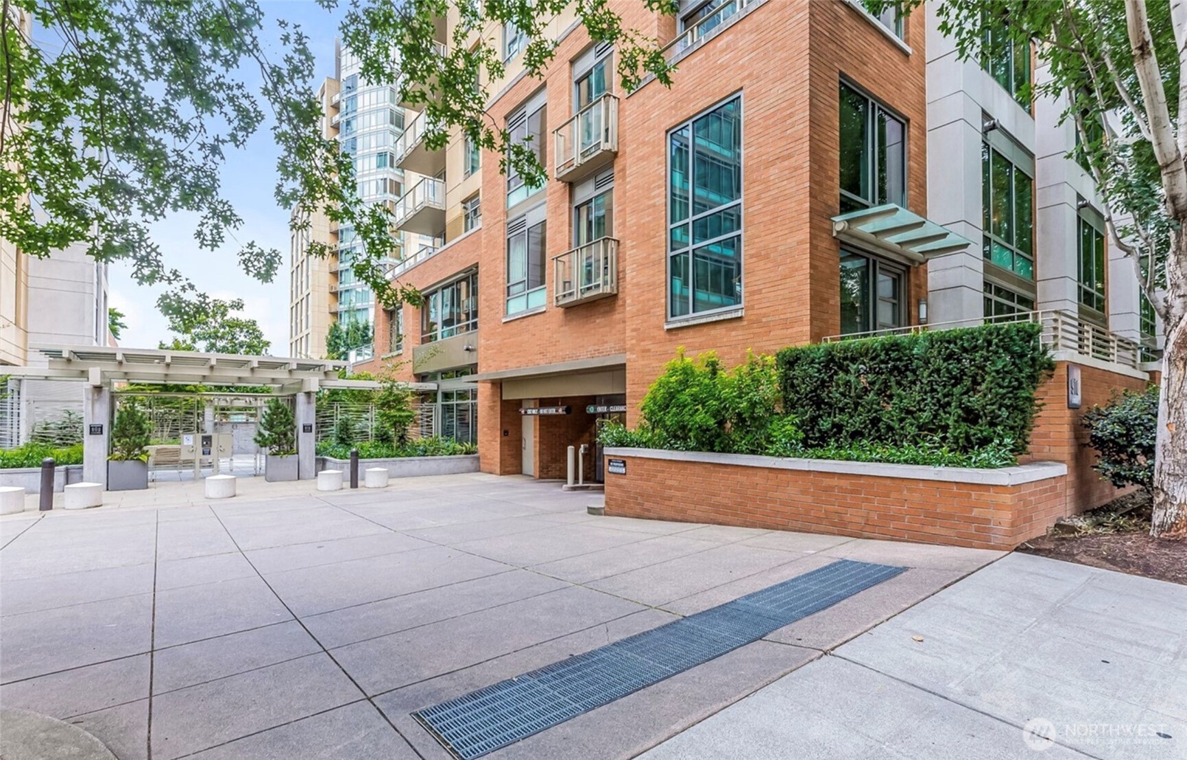 910 Lenora Street #S1000, Seattle, WA 98121, photo 2 of 39