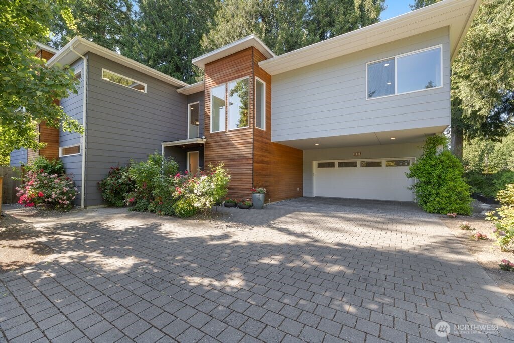 11217 110th Avenue NE, Kirkland, WA 98033-4509, photo 2 of 2