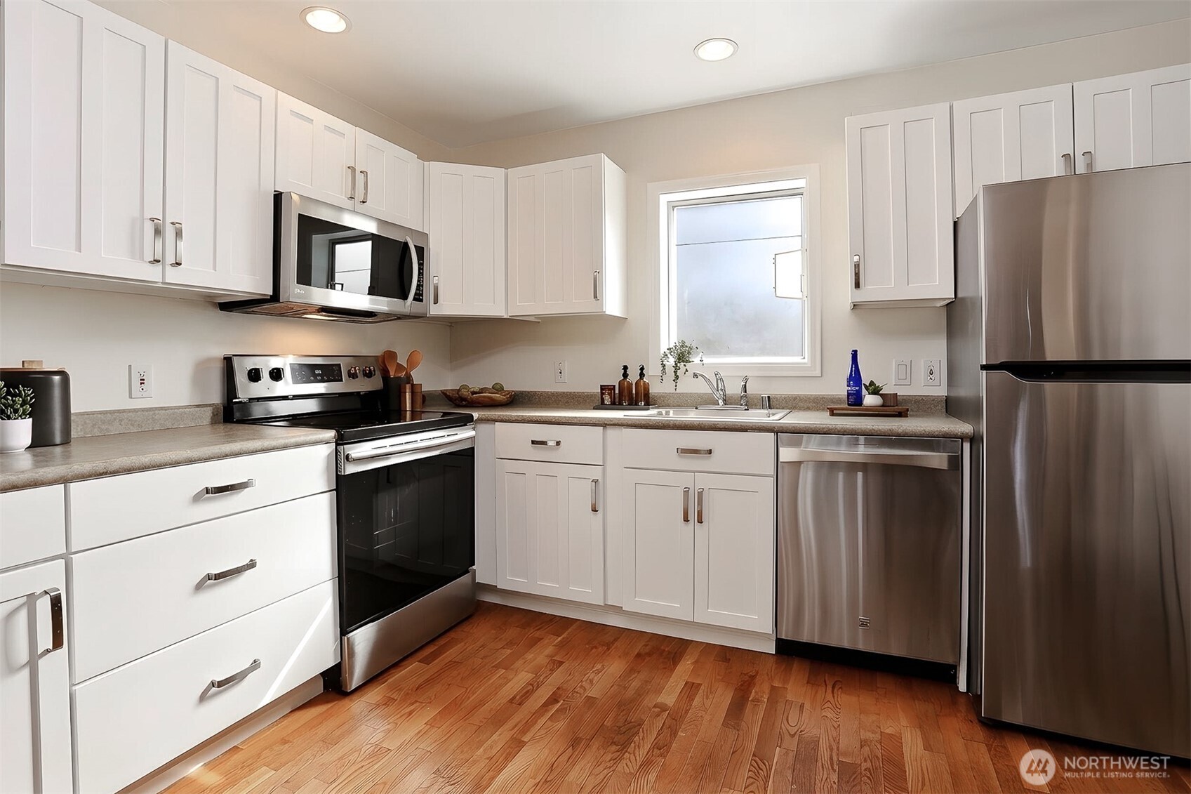 3406 W Government Way #7, Seattle, WA 98199, photo 5 of 40