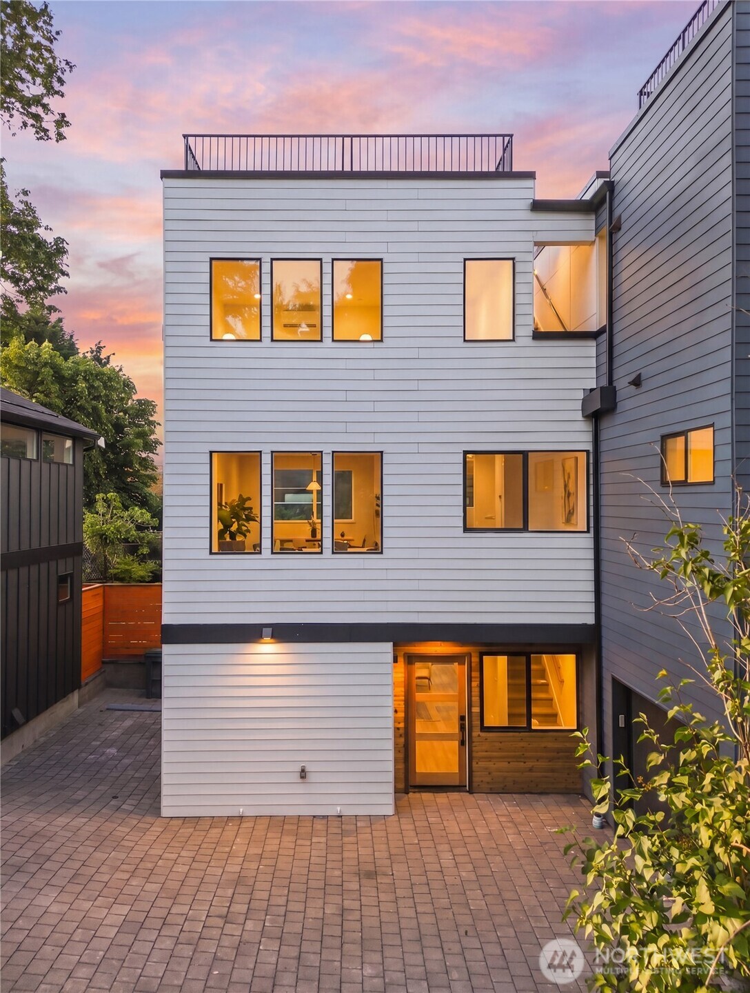 11733 Durland Avenue NE #B, Seattle, WA 98125, photo 2 of 28