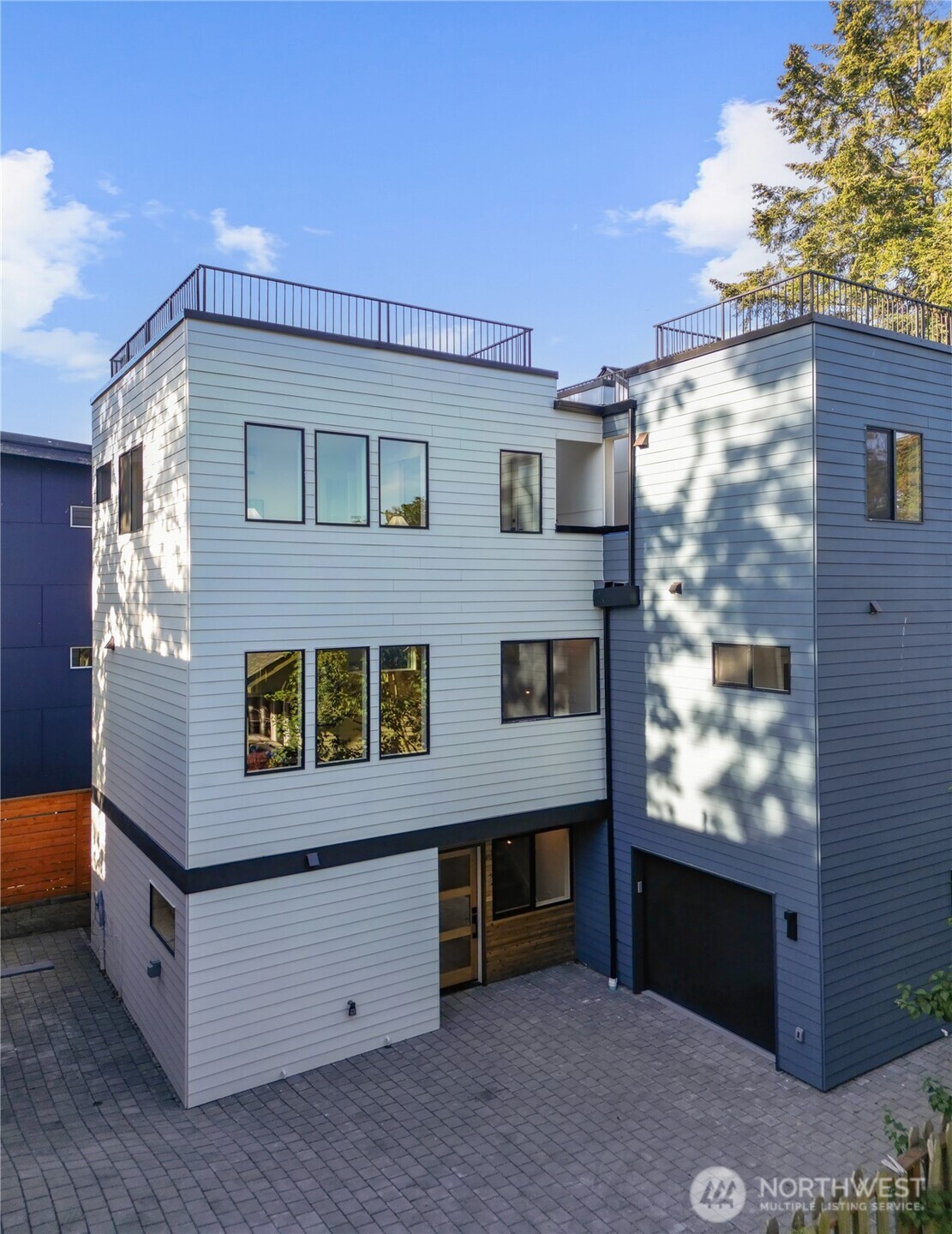 11733 Durland Avenue NE #B, Seattle, WA 98125, photo 3 of 28