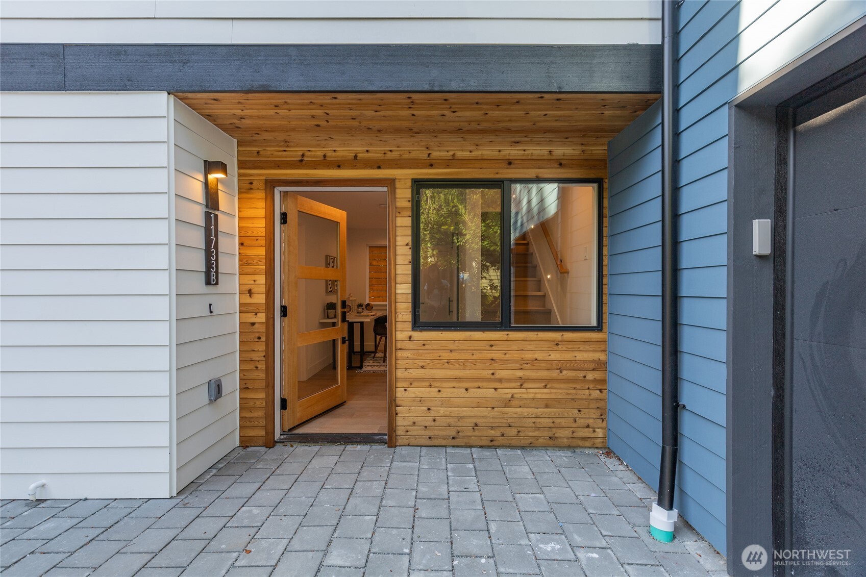 11733 Durland Avenue NE #B, Seattle, WA 98125, photo 4 of 28