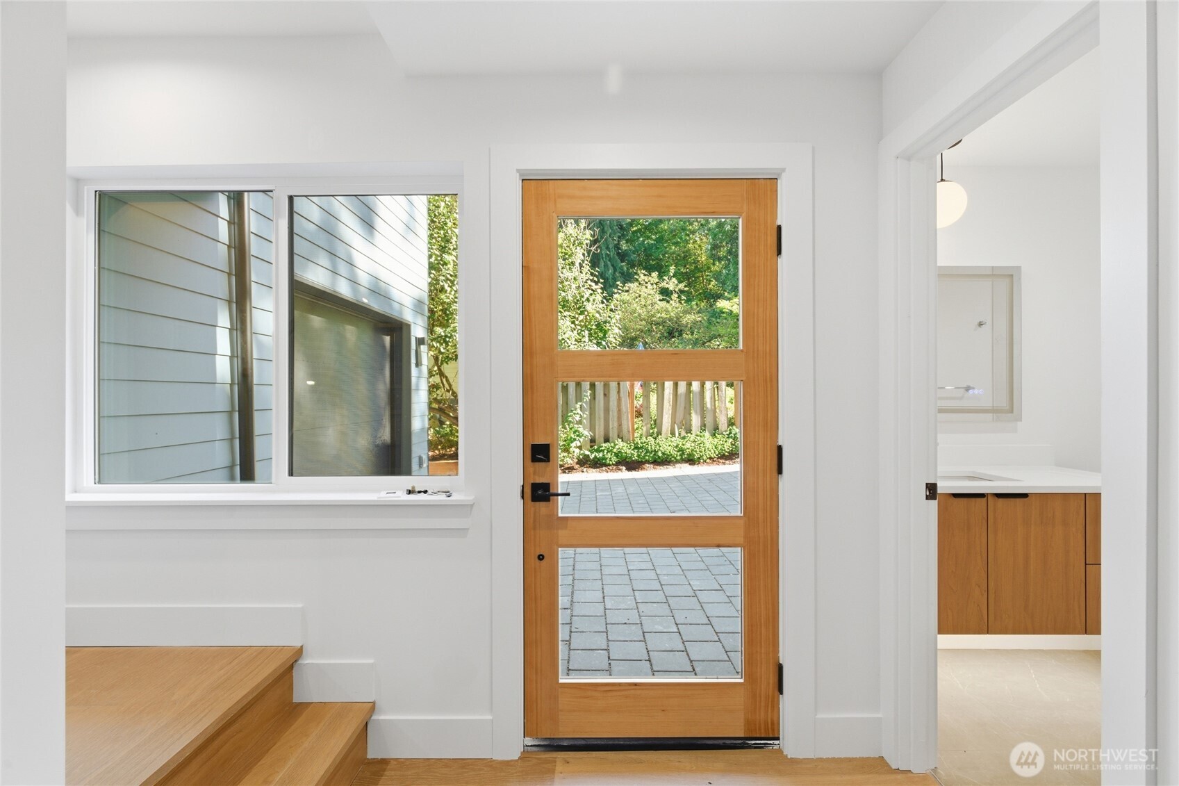 11733 Durland Avenue NE #B, Seattle, WA 98125, photo 5 of 28