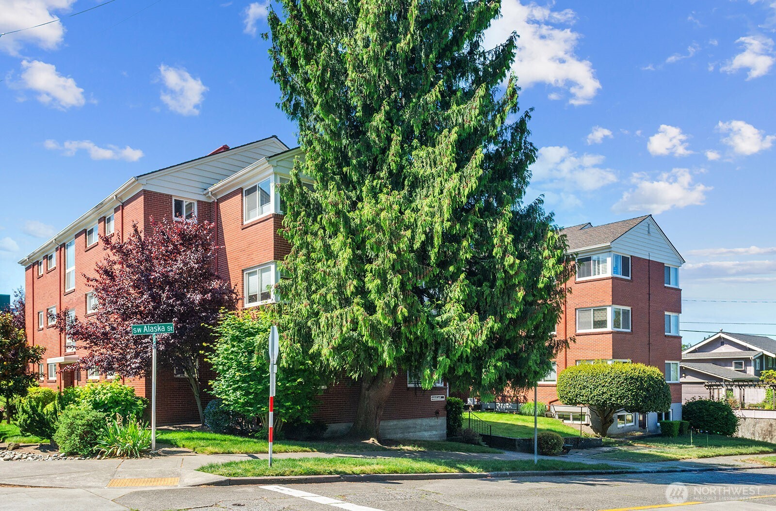 4407 SW Alaska Street #11