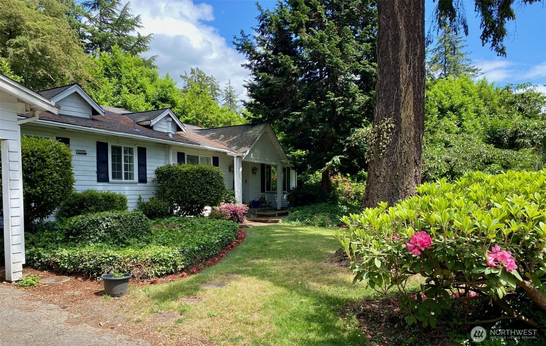 9100 Lake Washington Boulevard NE, Bellevue, WA 98004, photo 2 of 3