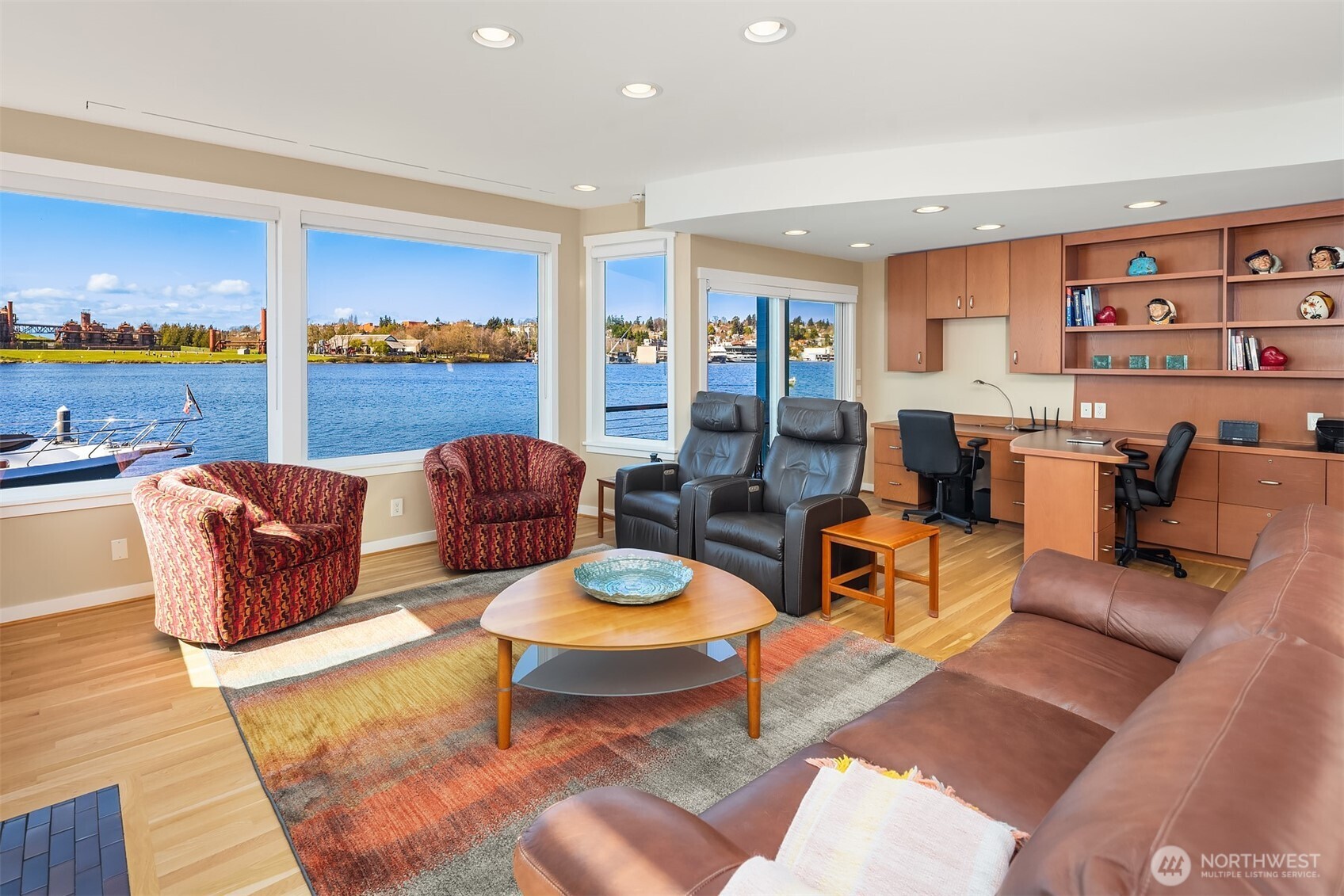 10 E Roanoke Street #2, Seattle, WA 98102-3281, photo 3 of 39
