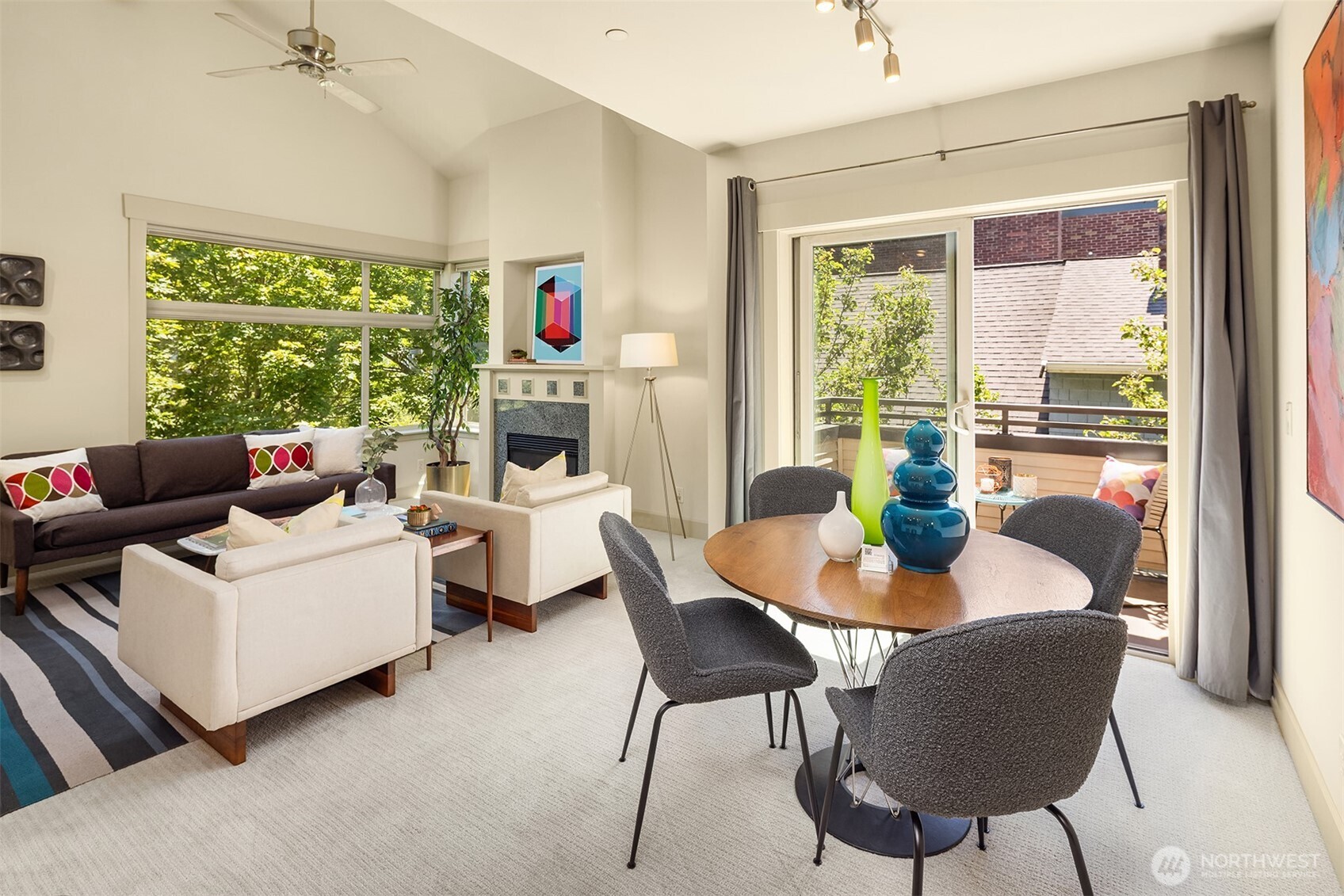 2035 Eastlake Avenue E #301, Seattle, WA 98102-7219, photo 5 of 27