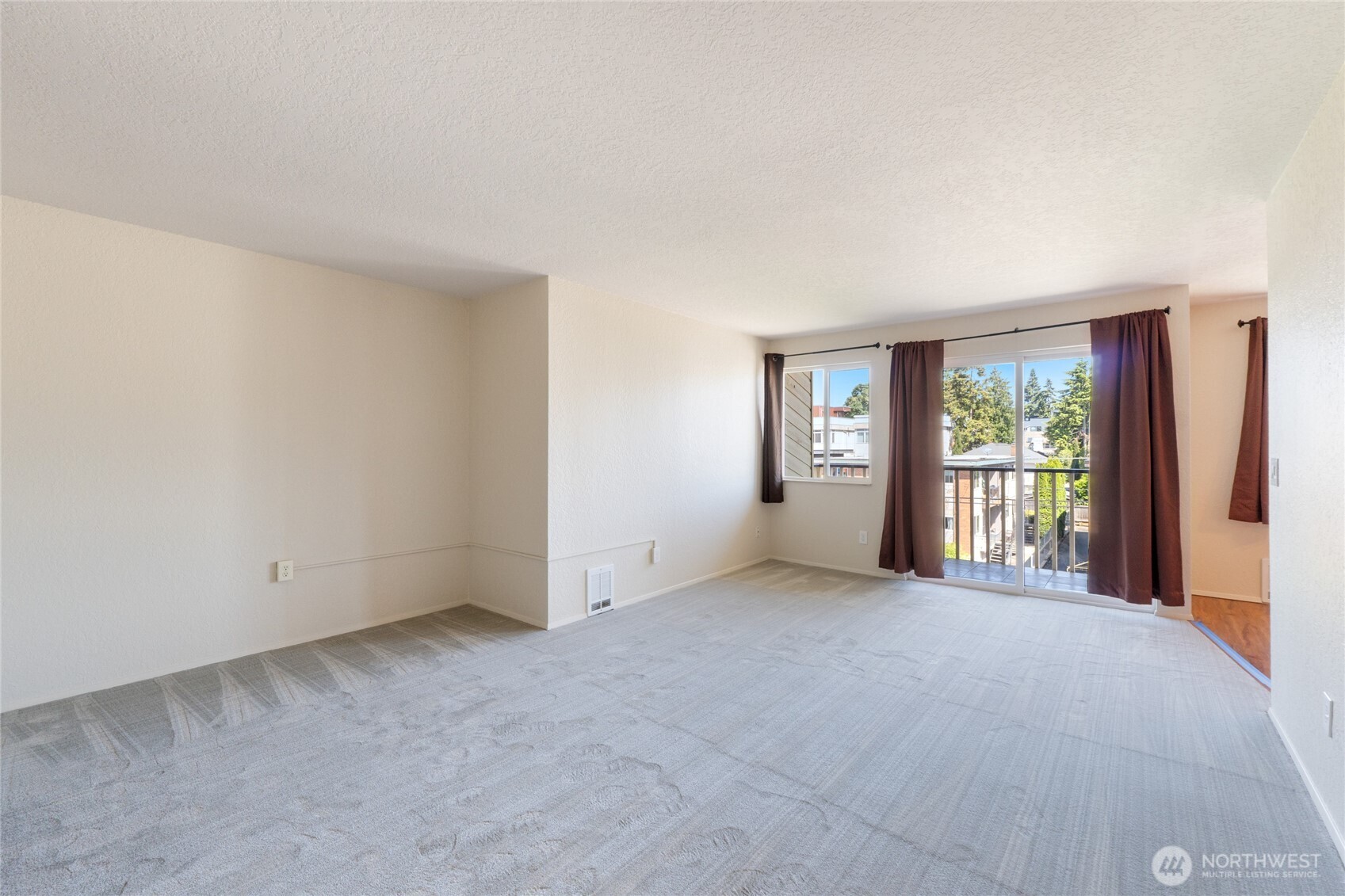 2031 NW 59th Street #301, Seattle, WA 98107, photo 4 of 21
