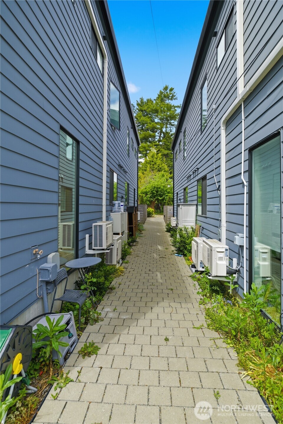 918 N 100th Street #B, Seattle, WA 98133-9323, photo 4 of 36