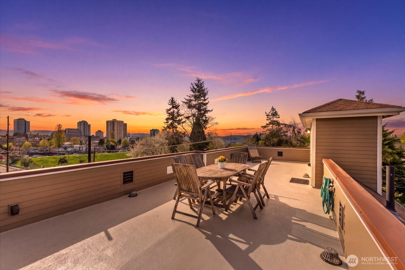 400 NE 50th Street, Seattle, WA 98105, photo 4 of 4