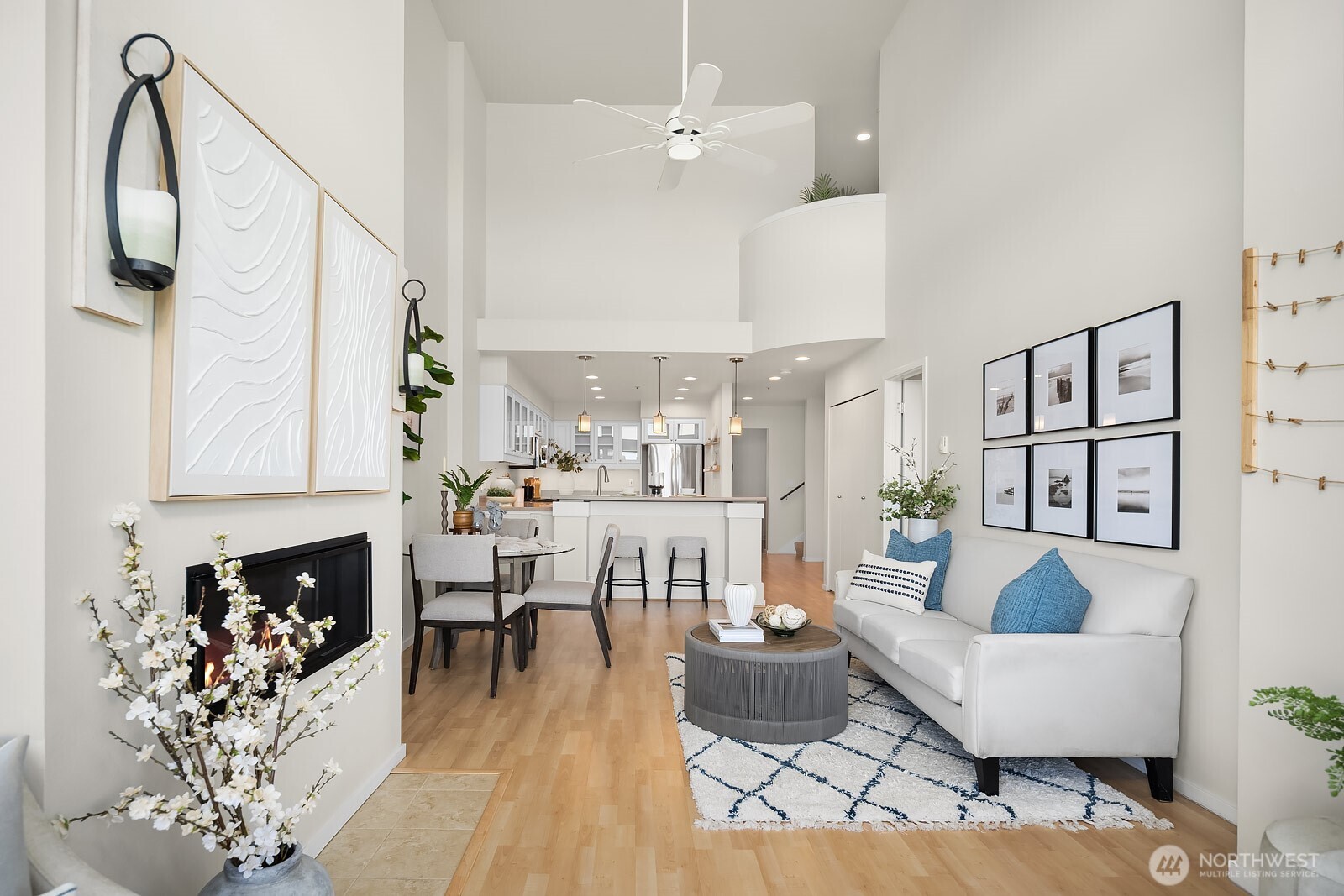 2400 8th Avenue N #2, Seattle, WA 98109, photo 3 of 27