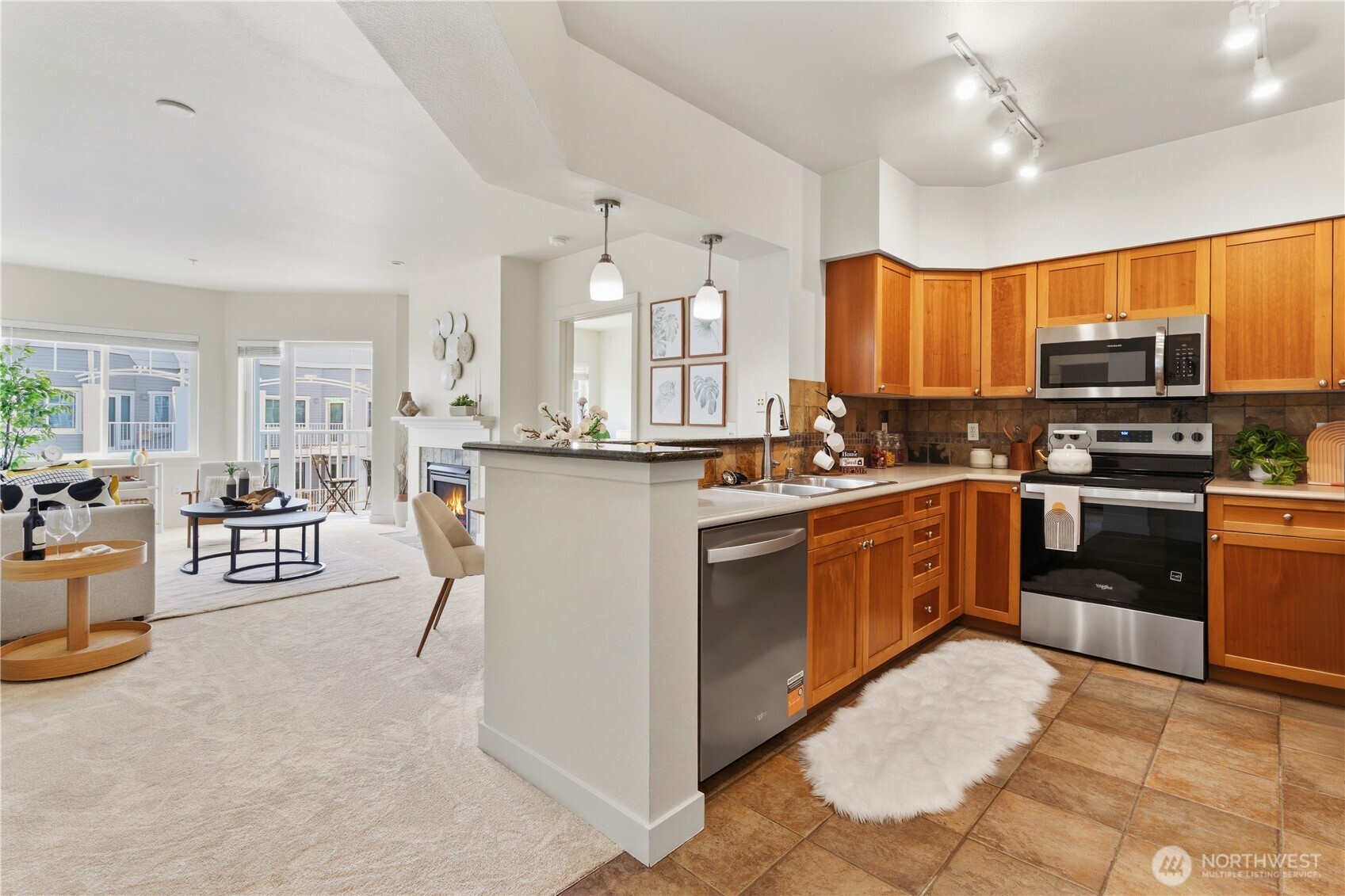 1545 NW 57th St #611, Seattle, WA 98107, photo 3 of 31