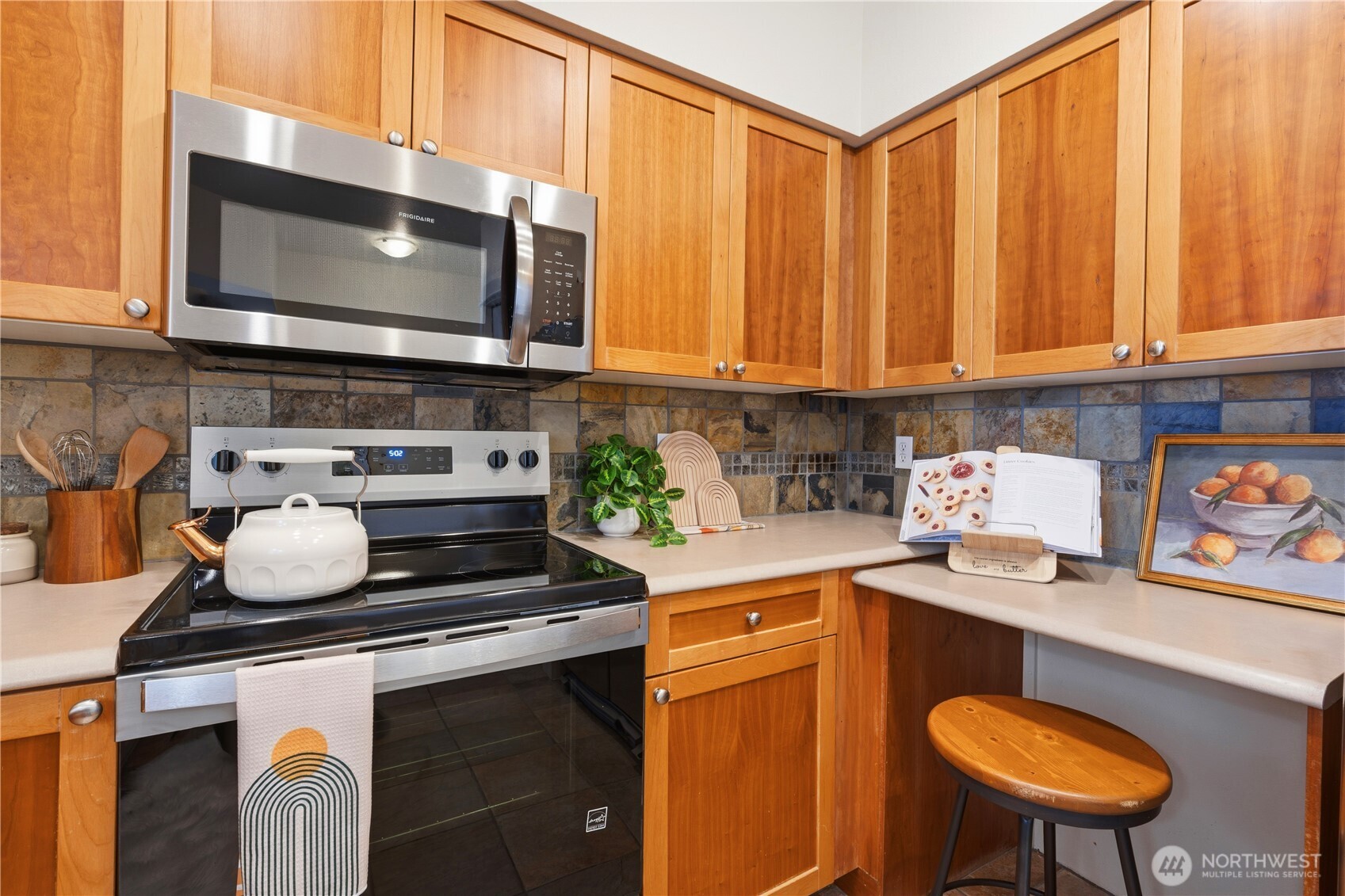 1545 NW 57th St #611, Seattle, WA 98107, photo 5 of 31