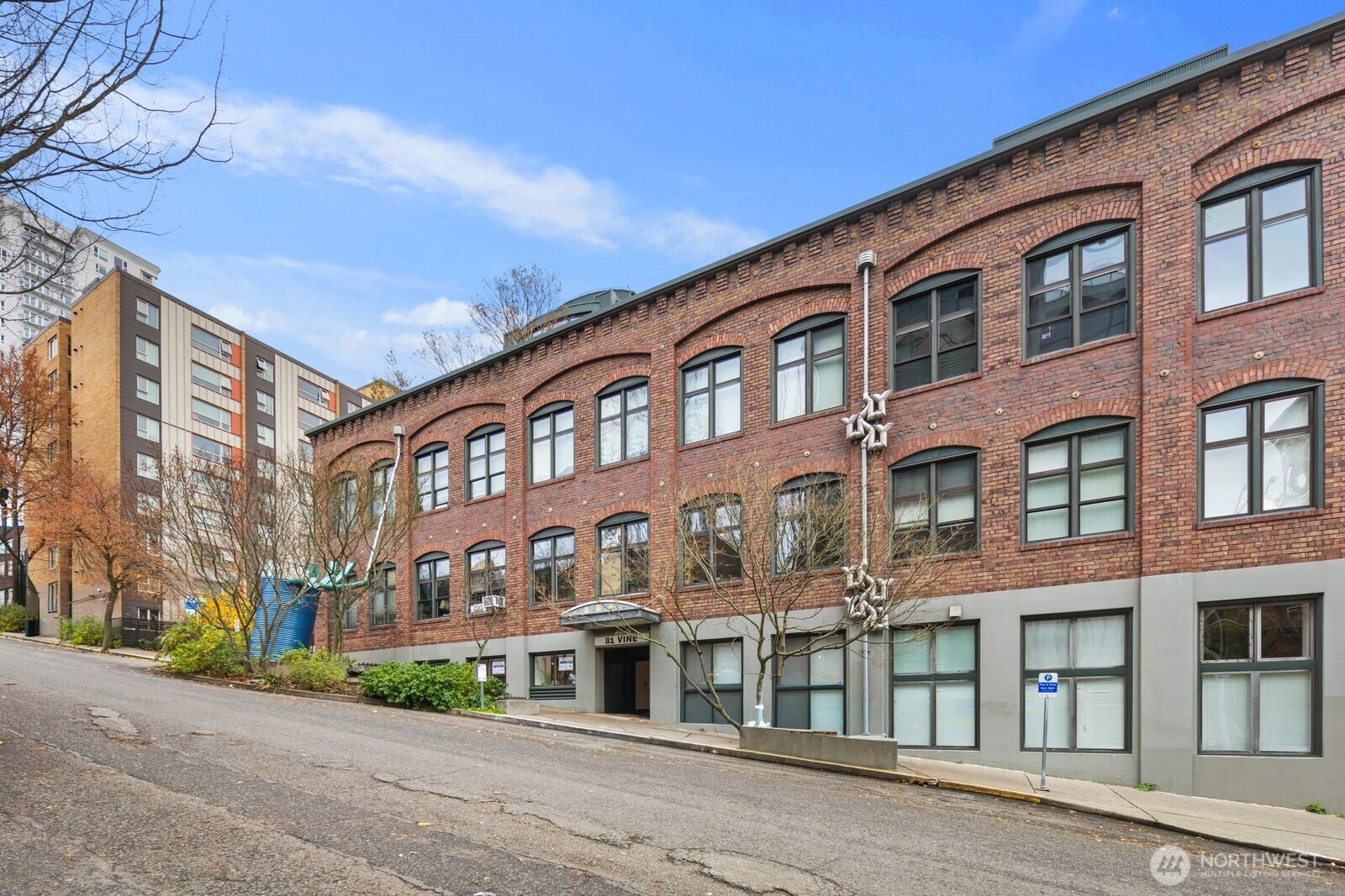 81 Vine Street #406