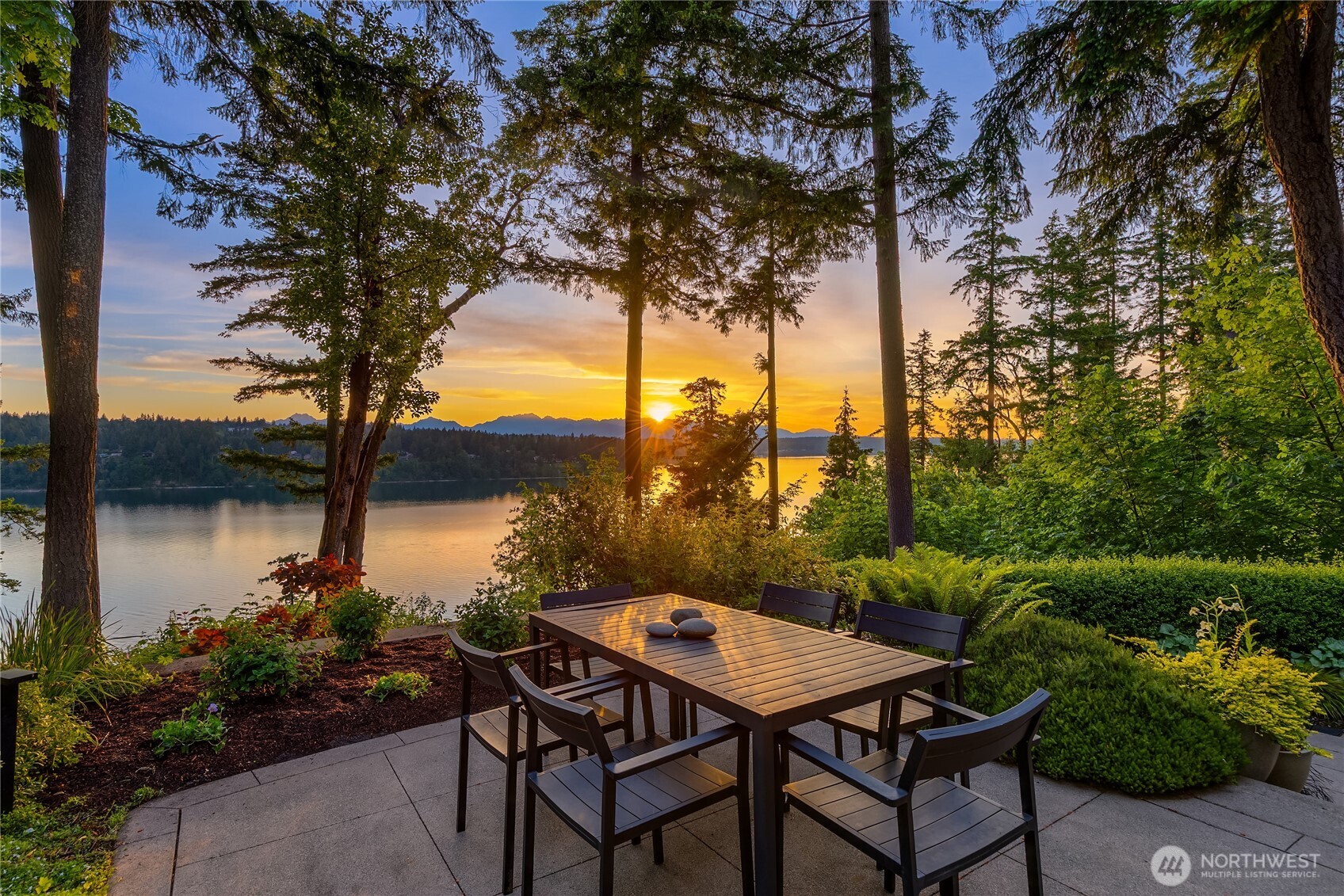 7733 Hansen Road NE, Bainbridge Island, WA 98110, photo 2 of 2