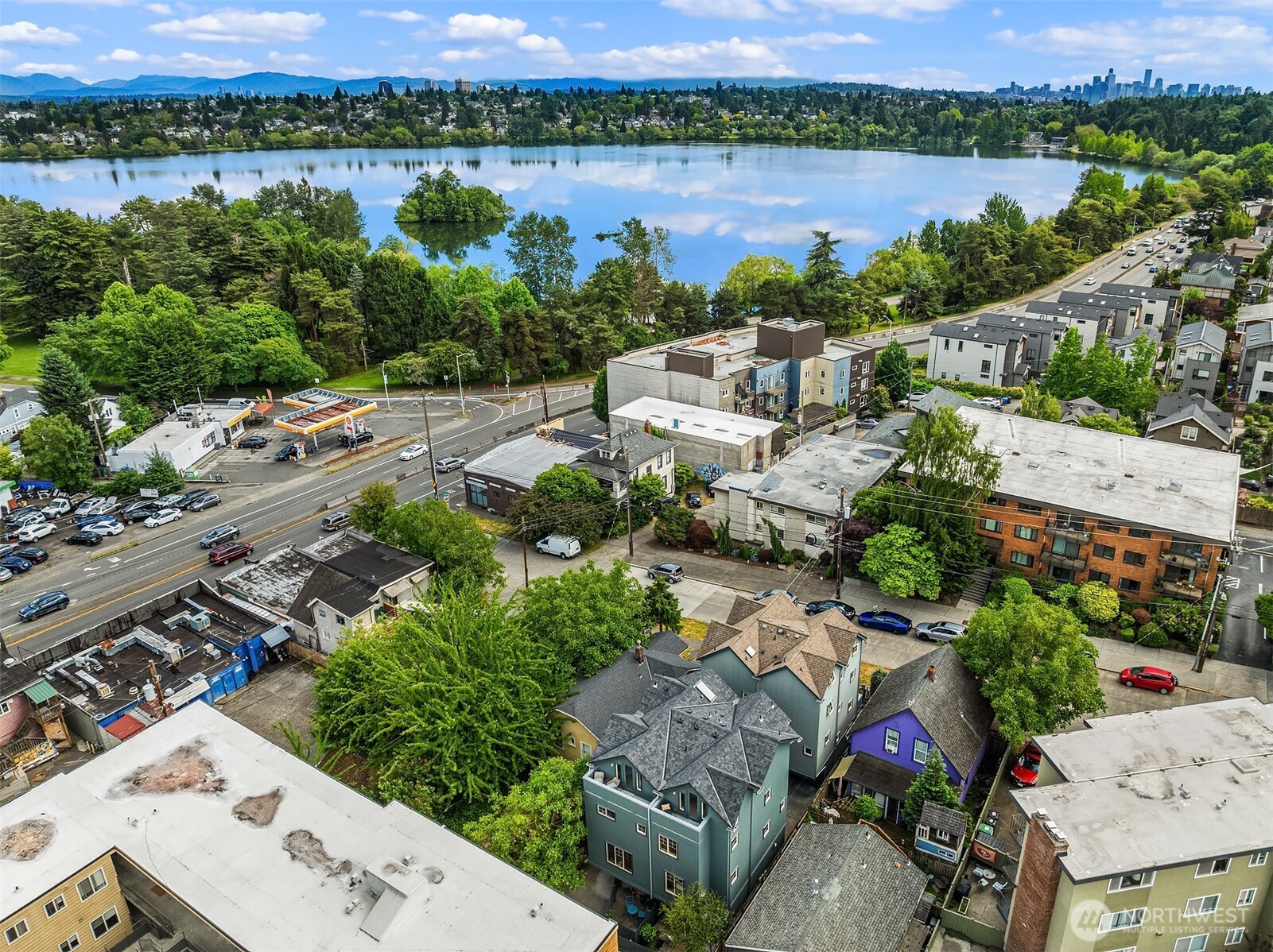 916 N 73rd Street #A, Seattle, WA 98103, photo 2 of 2