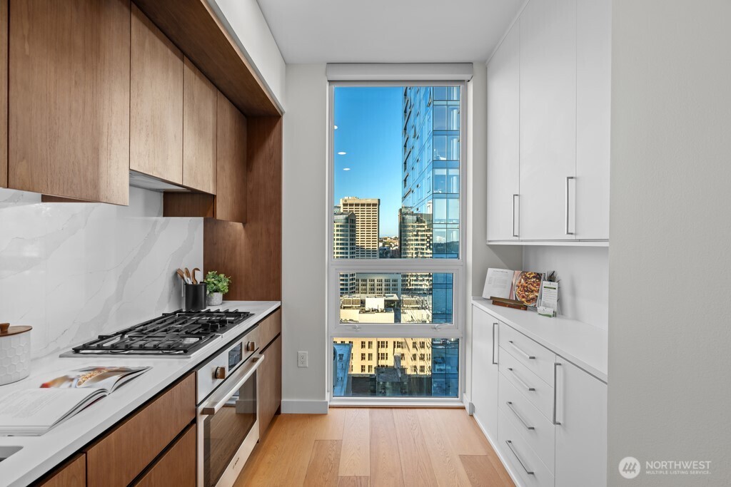 121 Stewart Street #2202, Seattle, WA 98101, photo 4 of 16