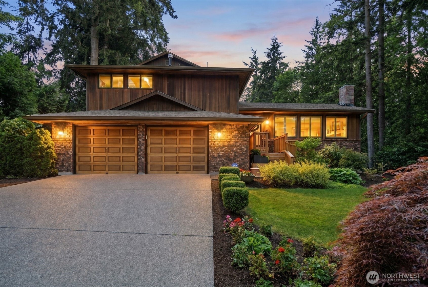 1526 S Lake Stickney Drive, Lynnwood, WA 98087, photo 2 of 2