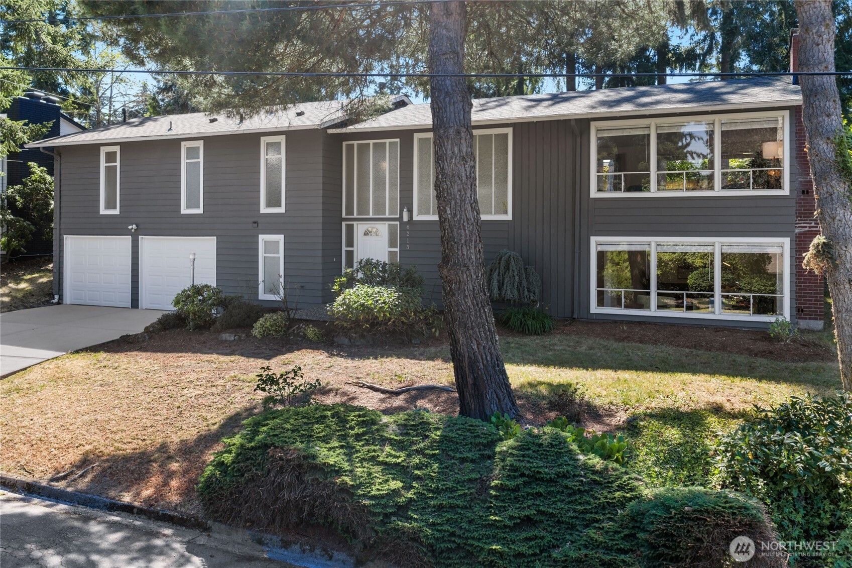 6215 122nd Avenue SE, Bellevue, WA 98006, photo 2 of 2