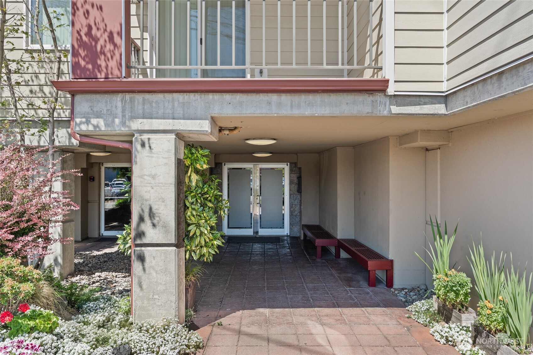 1926 Fairview Avenue E #307, Seattle, WA 98102-3649, photo 4 of 37