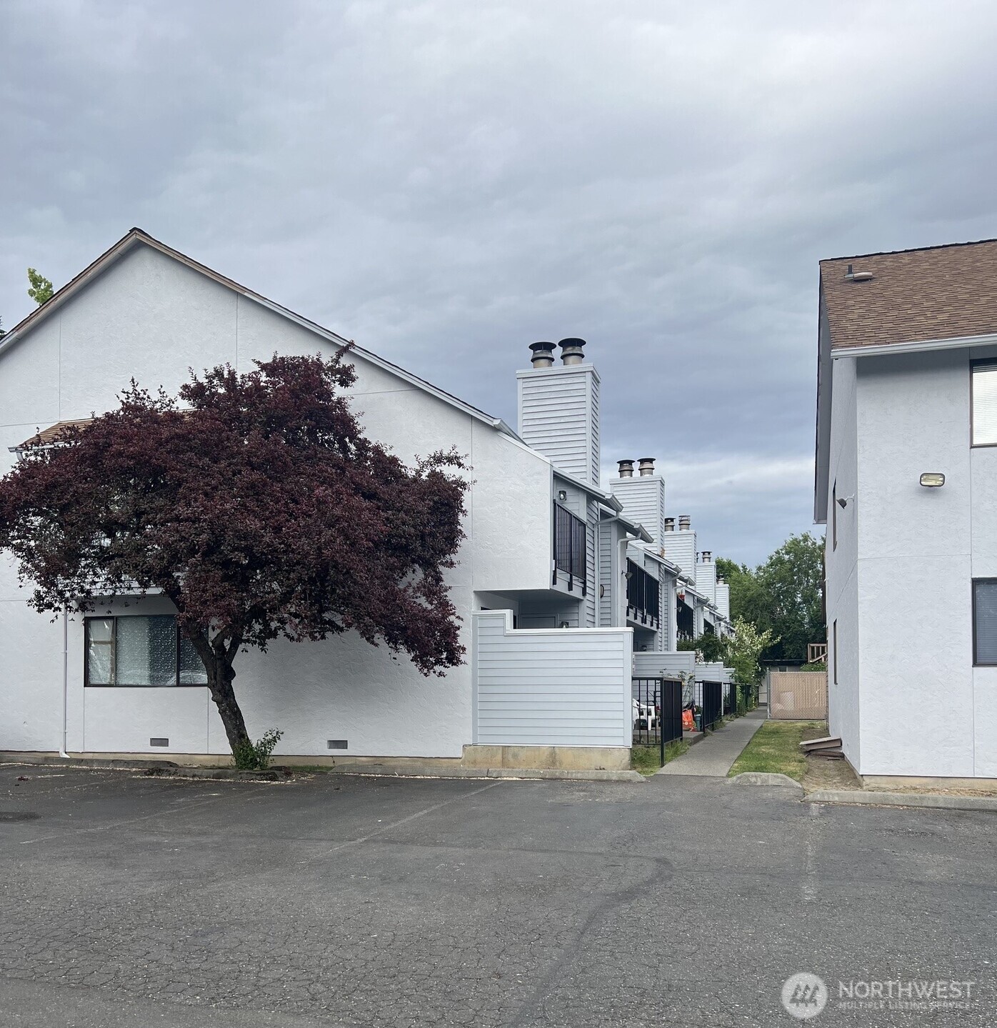 12434 Ambaum Blvd SW #106, Seattle, WA 98146, photo 2 of 5