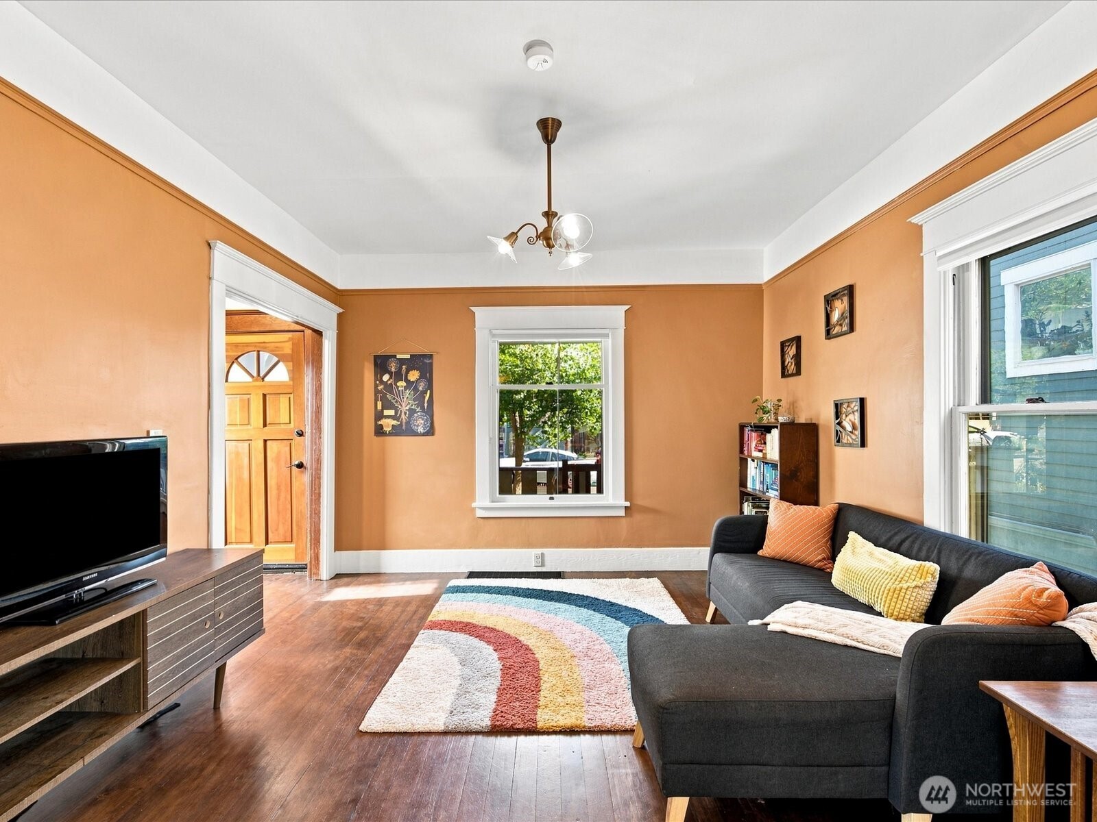 2811 SW Dakota Street, Seattle, WA 98126, photo 2 of 3