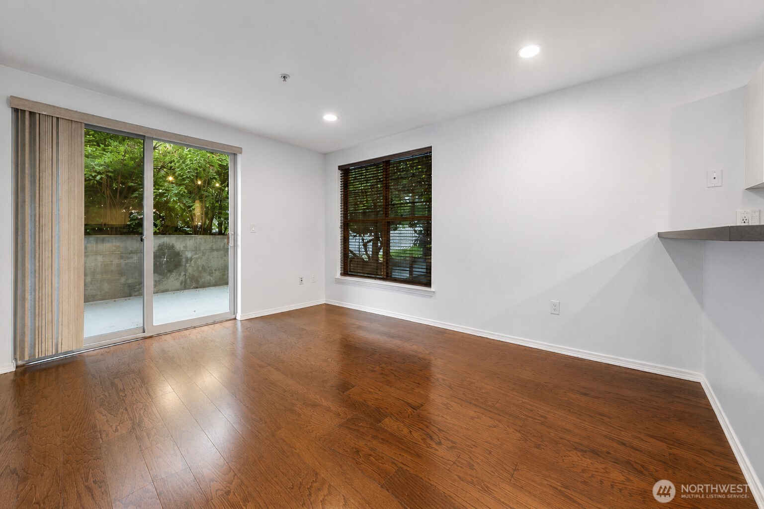 1323 Boren Avenue #206, Seattle, WA 98101, photo 3 of 17