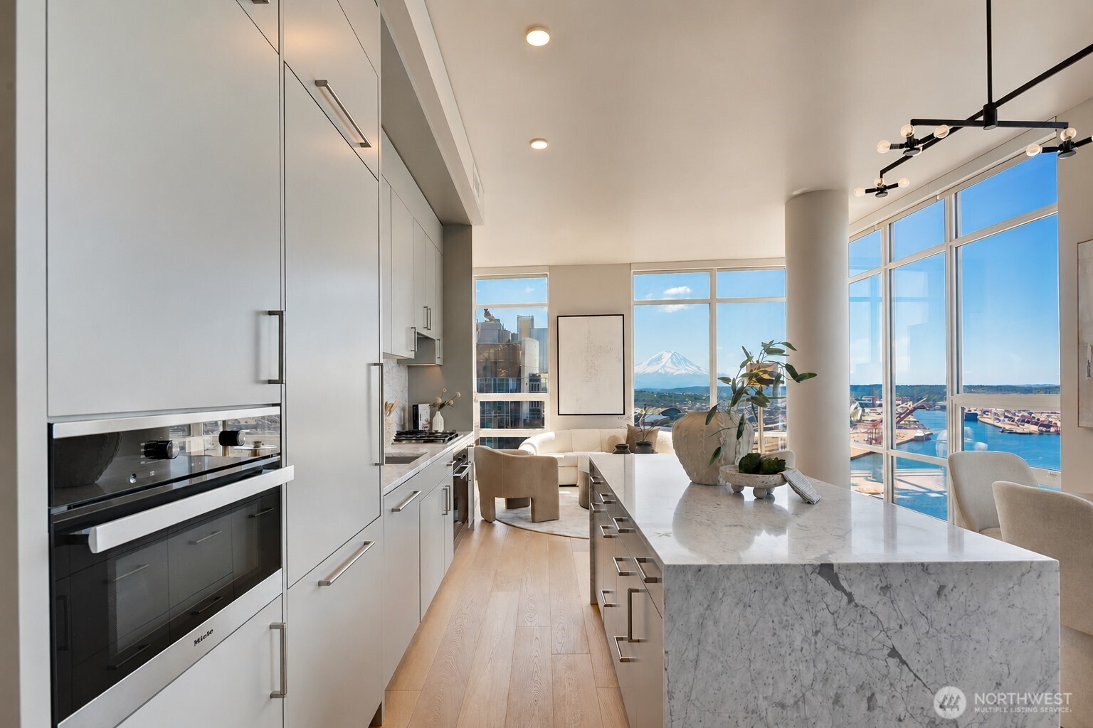 121 Stewart Street #3704, Seattle, WA 98101, photo 4 of 40