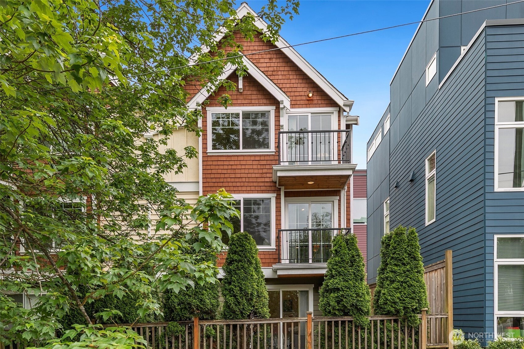 1137 26th Avenue, Seattle, WA 98122-4919, photo 2 of 2