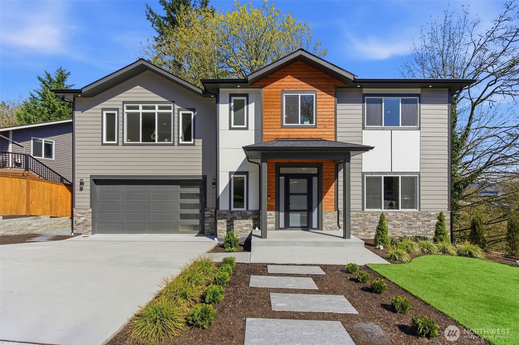 10930 NE 120th Street, Kirkland, WA 98034-6803, photo 2 of 2
