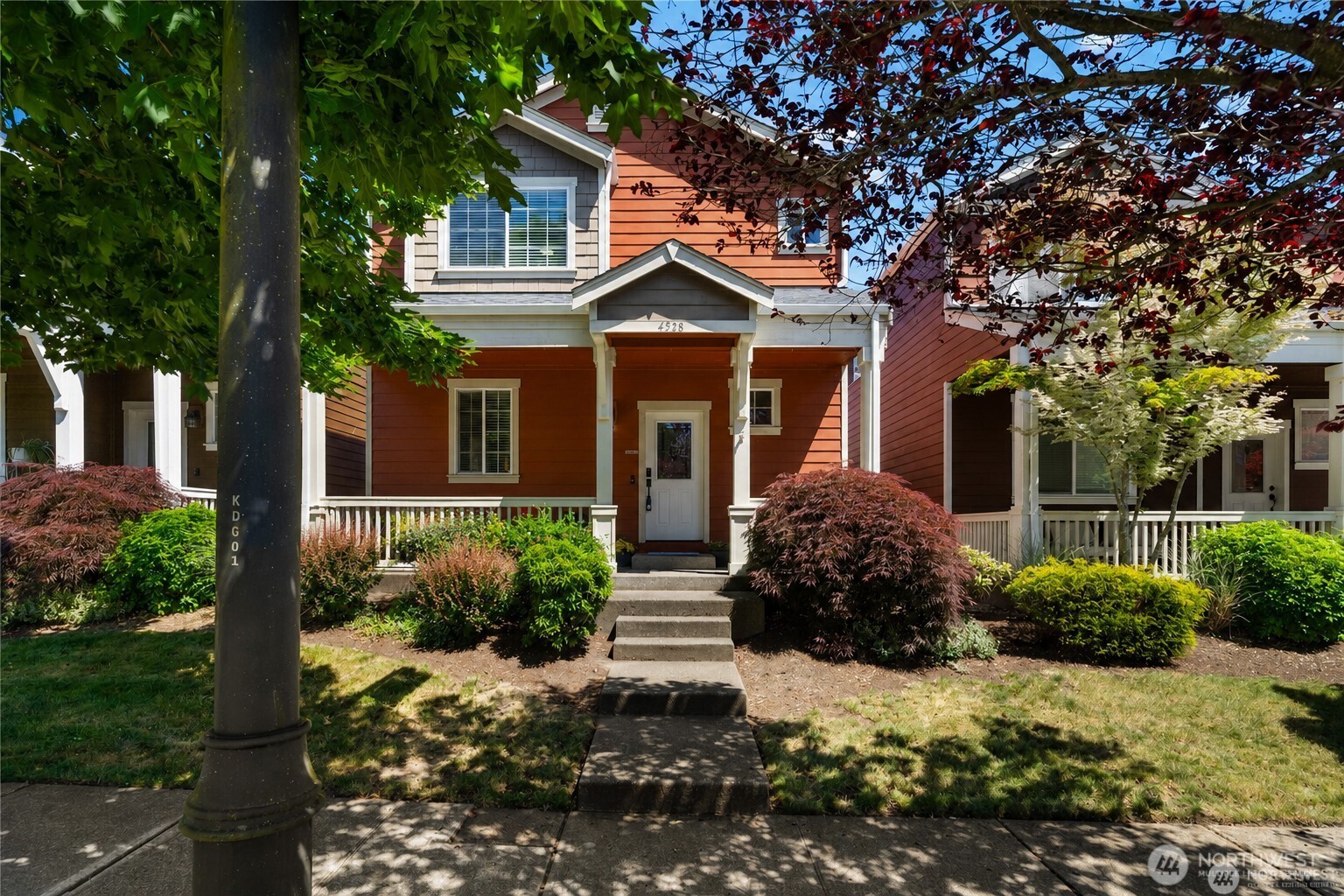 4538 Edgewater Boulevard NE
