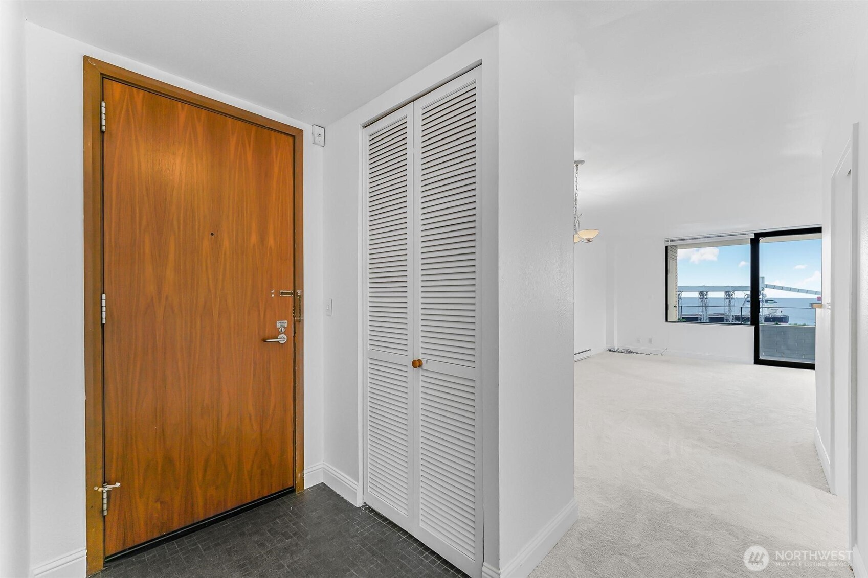 521 5th Avenue W #306, Seattle, WA 98119, photo 3 of 31