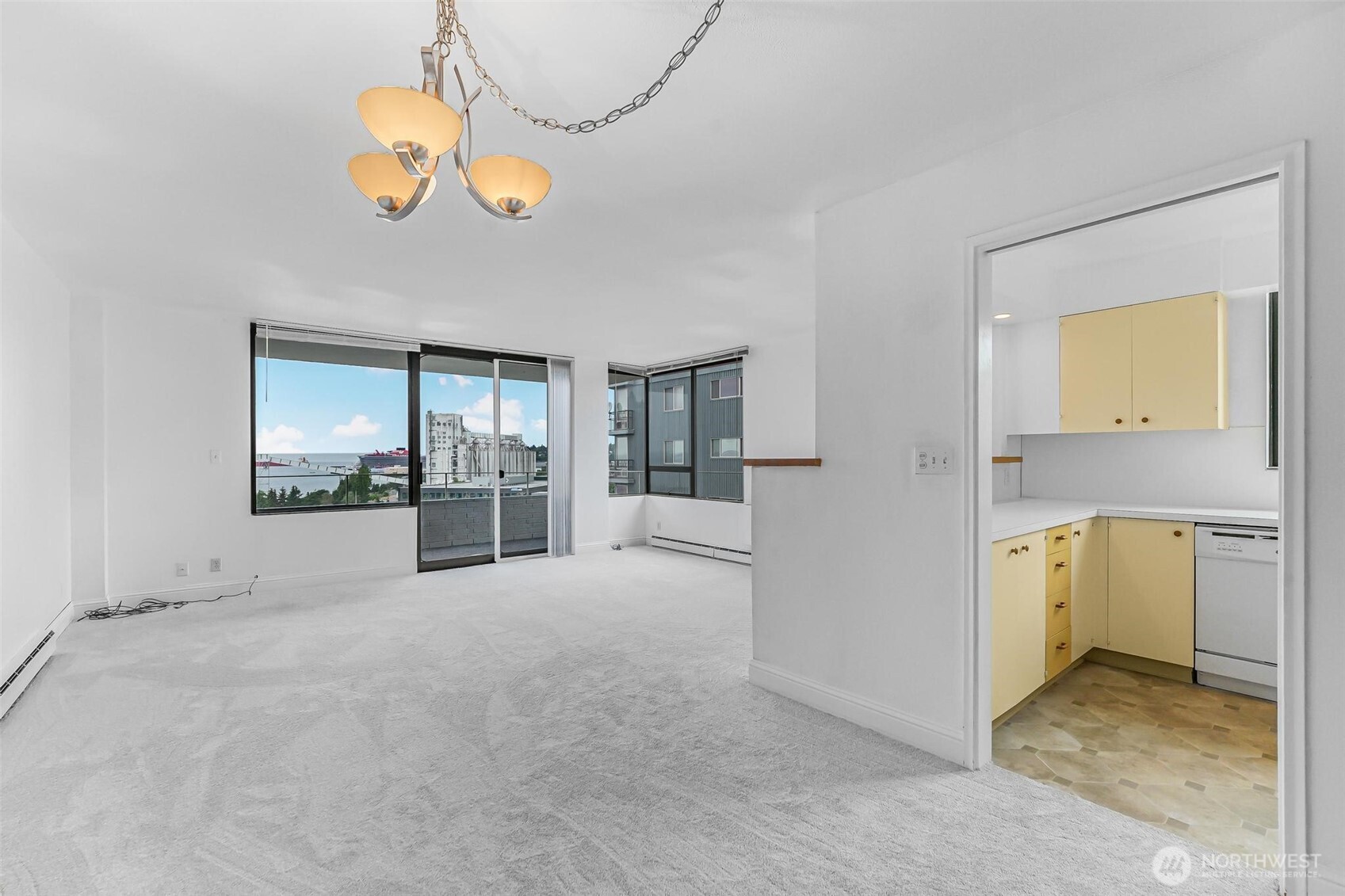 521 5th Avenue W #306, Seattle, WA 98119, photo 5 of 31