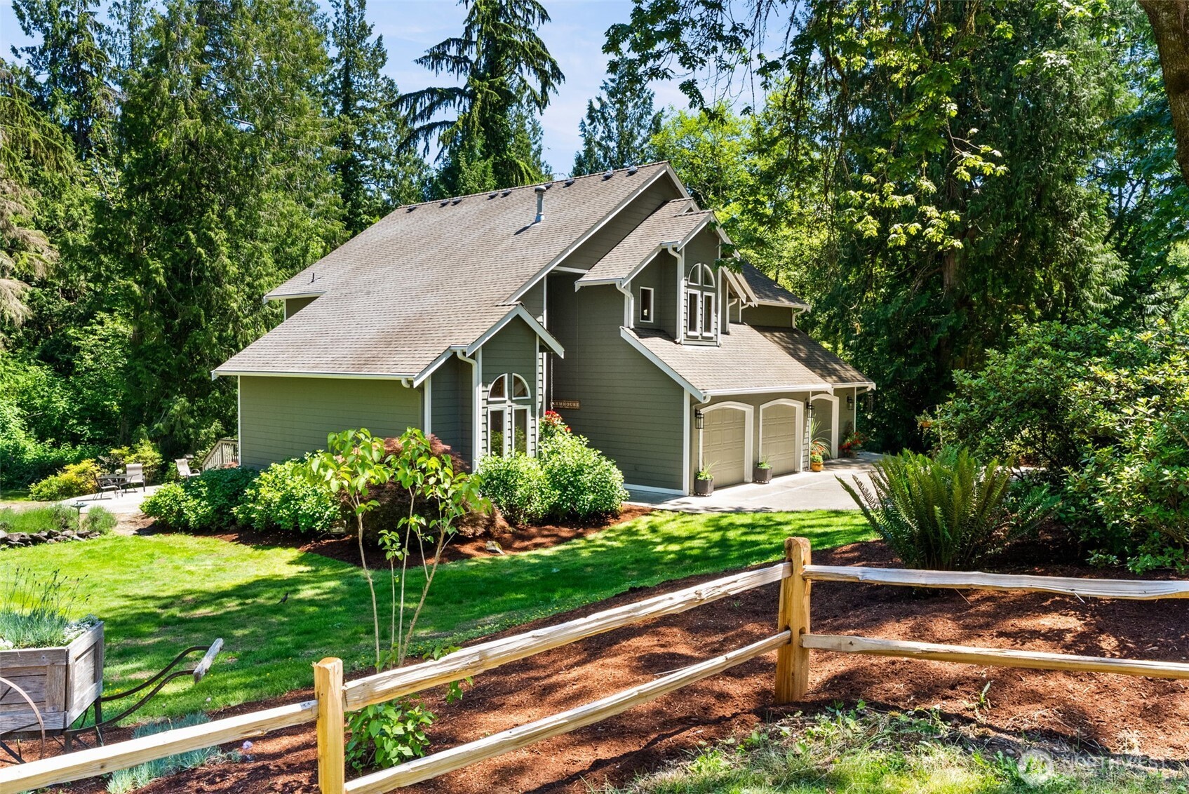 2705 NW Sullivan Drive, Gig Harbor, WA 98335, photo 2 of 2