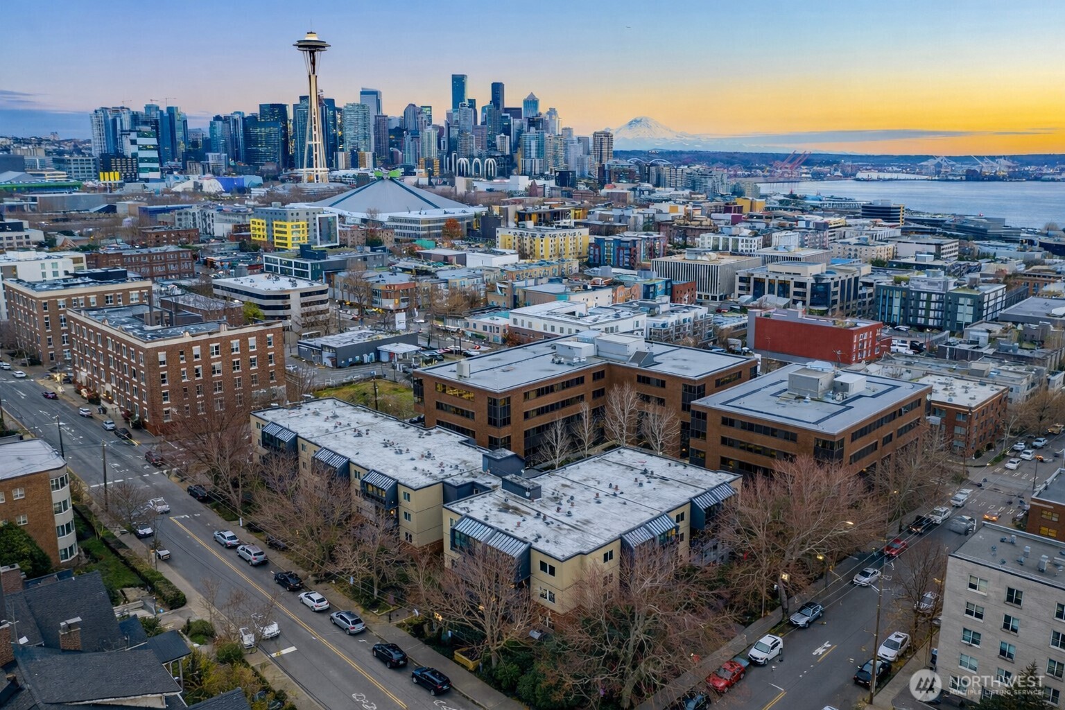 275 W Roy Street #412, Seattle, WA 98119-3860, listed at Courtyard at Queen Anne Square