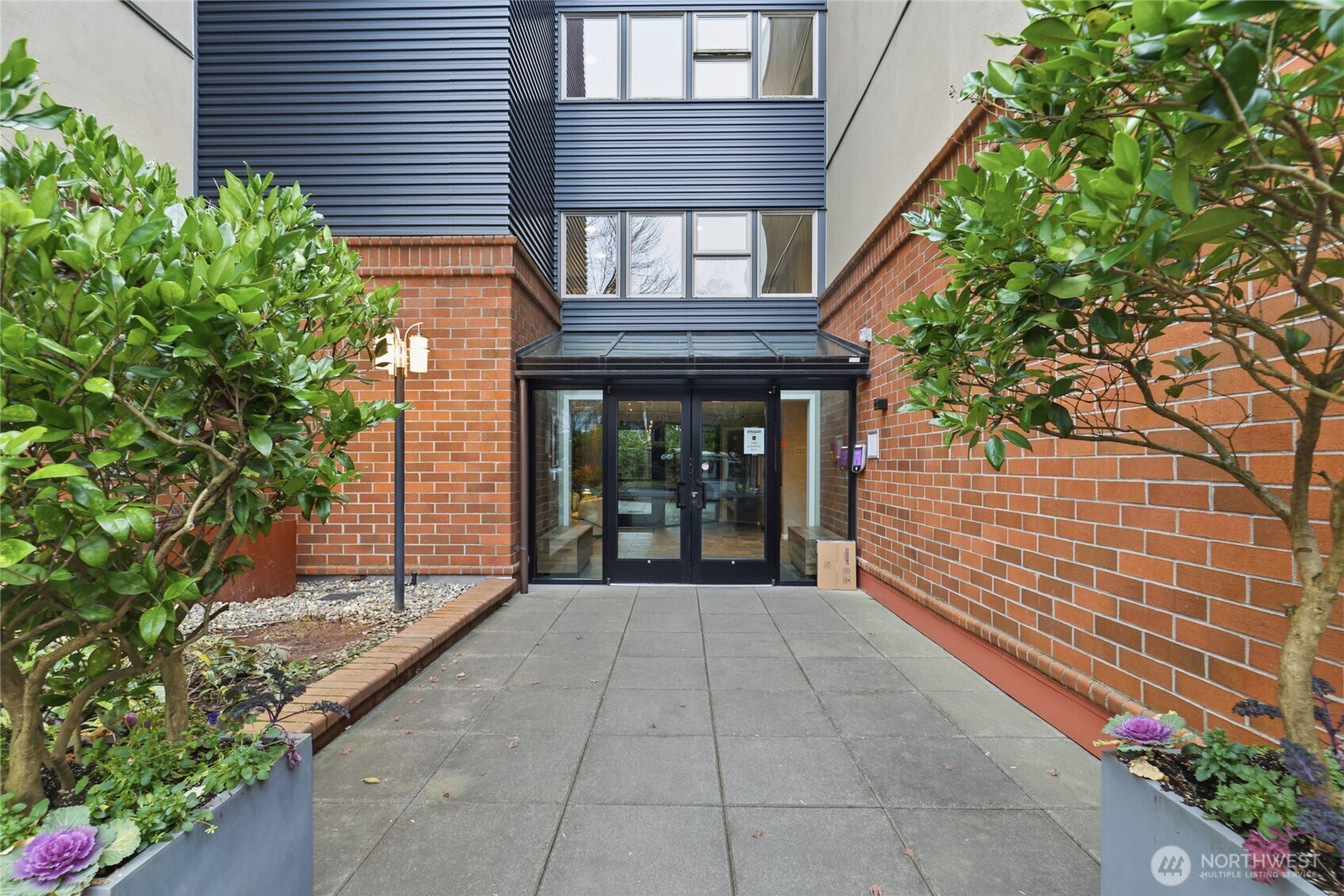 275 W Roy Street #412, Seattle, WA 98119-3860, photo 3 of 32