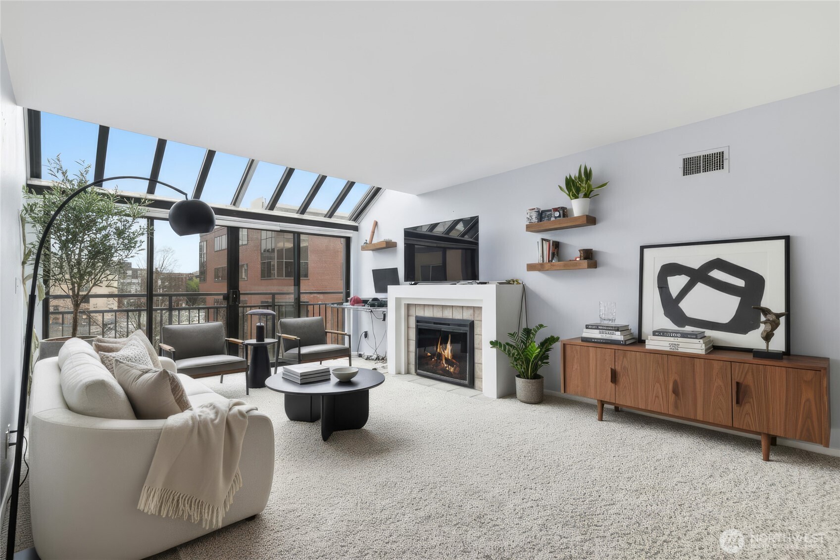 275 W Roy Street #412