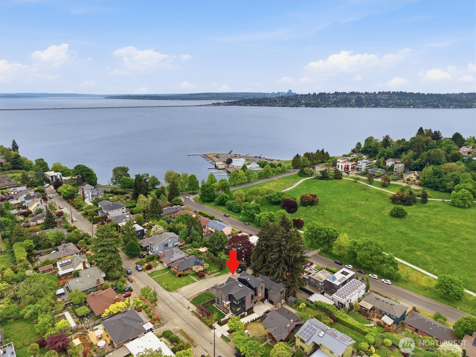 4235 S Bradford Street, Seattle, WA 98118, photo 2 of 31