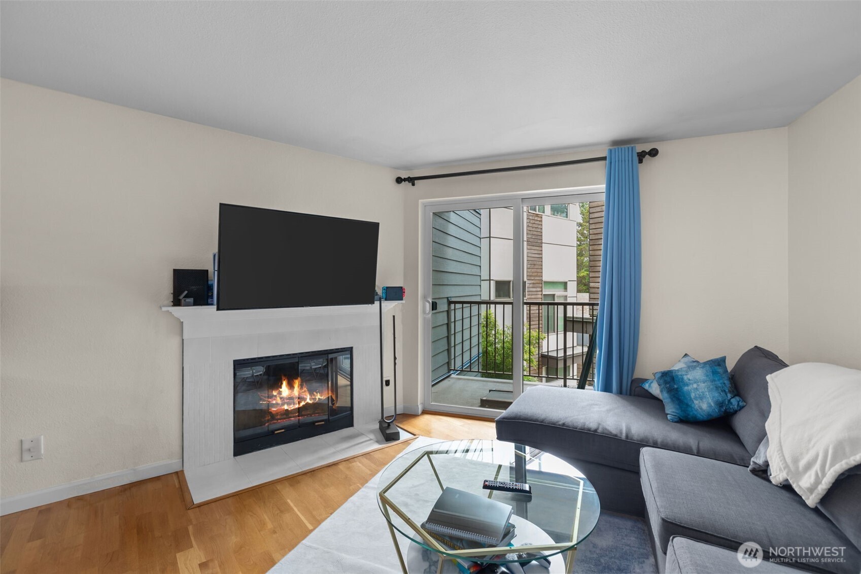 3045 20th Avenue W #209, Seattle, WA 98199, photo 2 of 34
