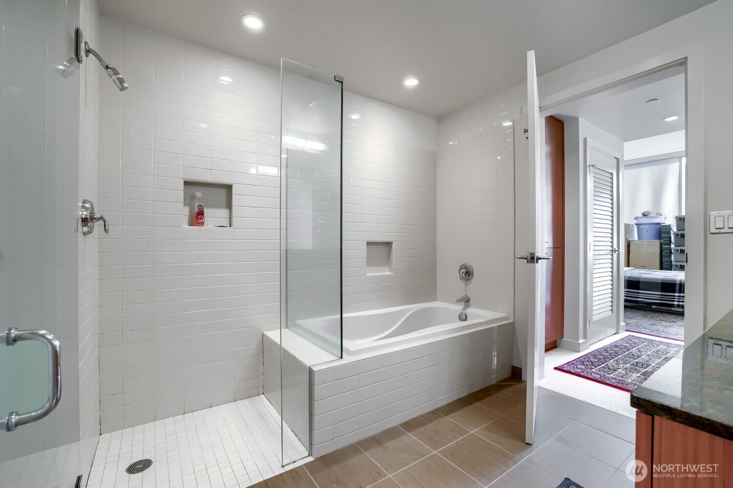 909 5th Avenue #1103, Seattle, WA 98164, photo 5 of 20
