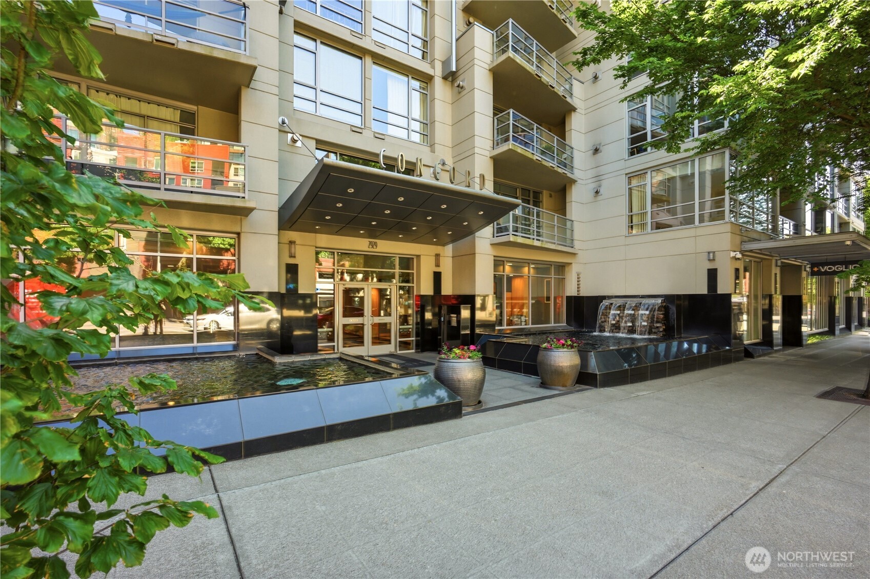 2929 1st Avenue #817, Seattle, WA 98121, photo 3 of 38