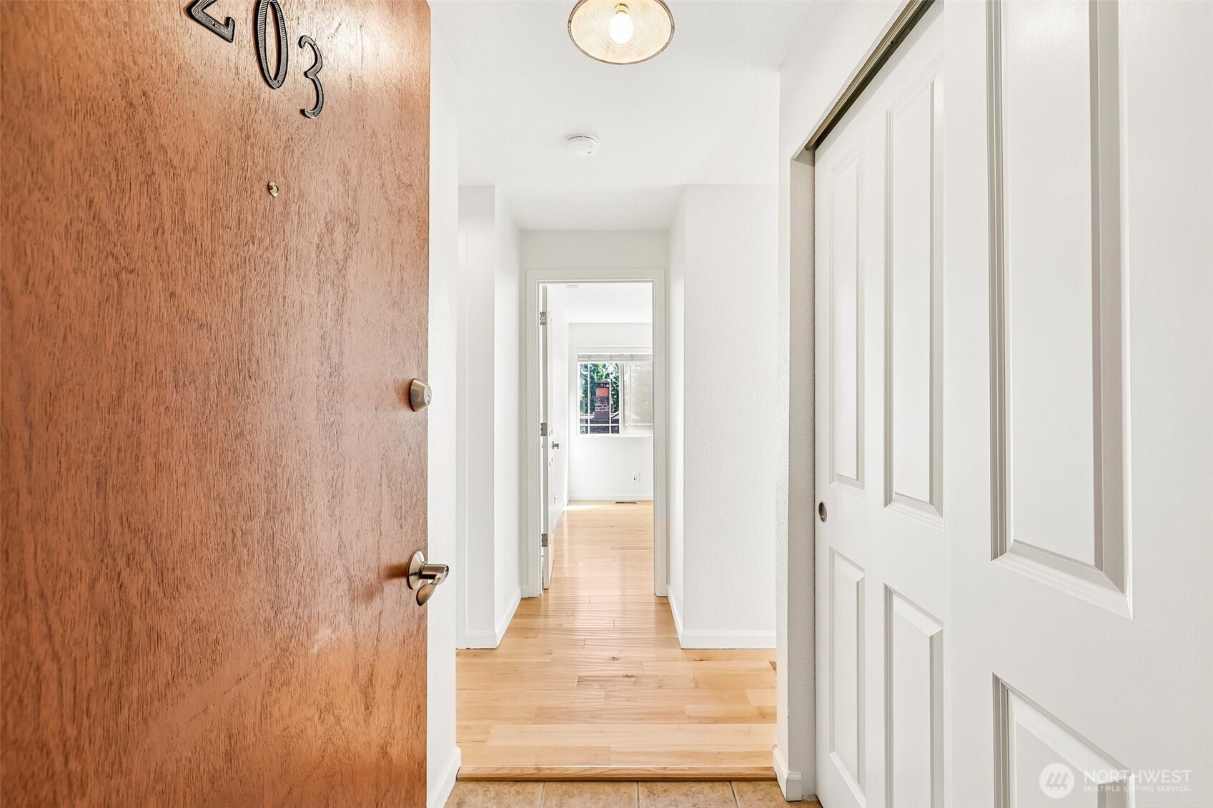 717 NW 70th Street #203, Seattle, WA 98117, photo 5 of 27