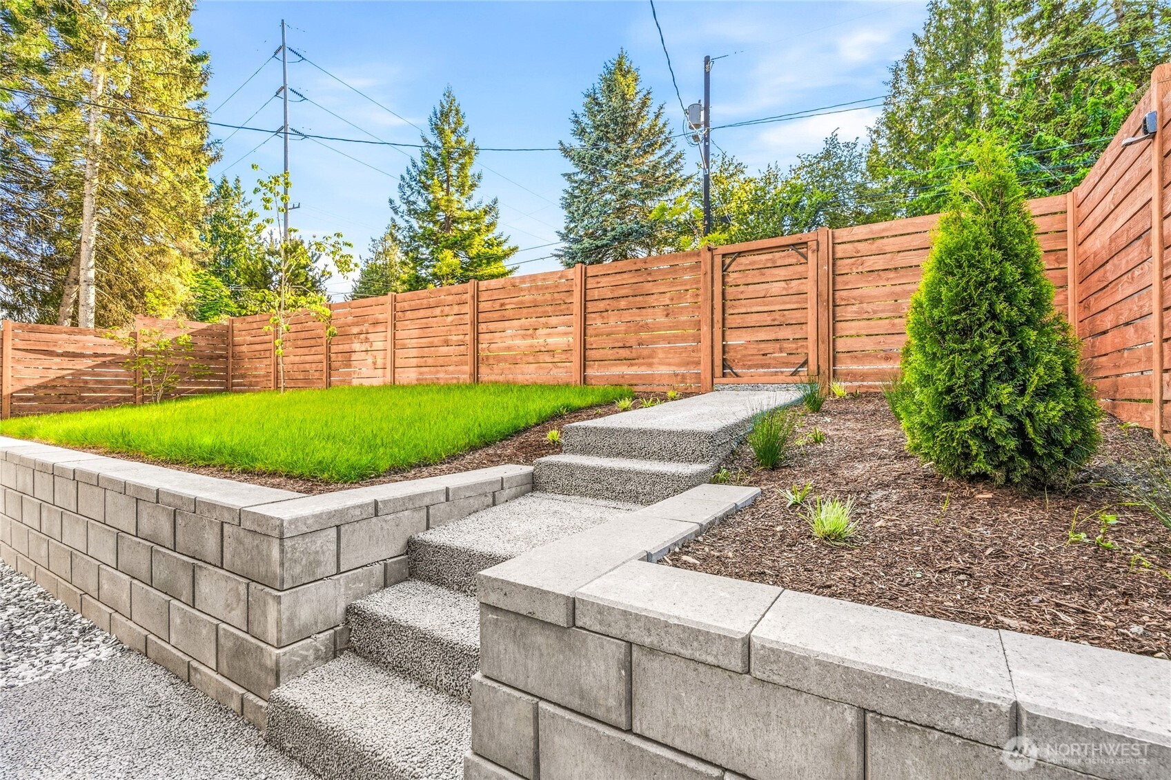 10708 Linden Avenue N, Seattle, WA 98133, photo 5 of 33