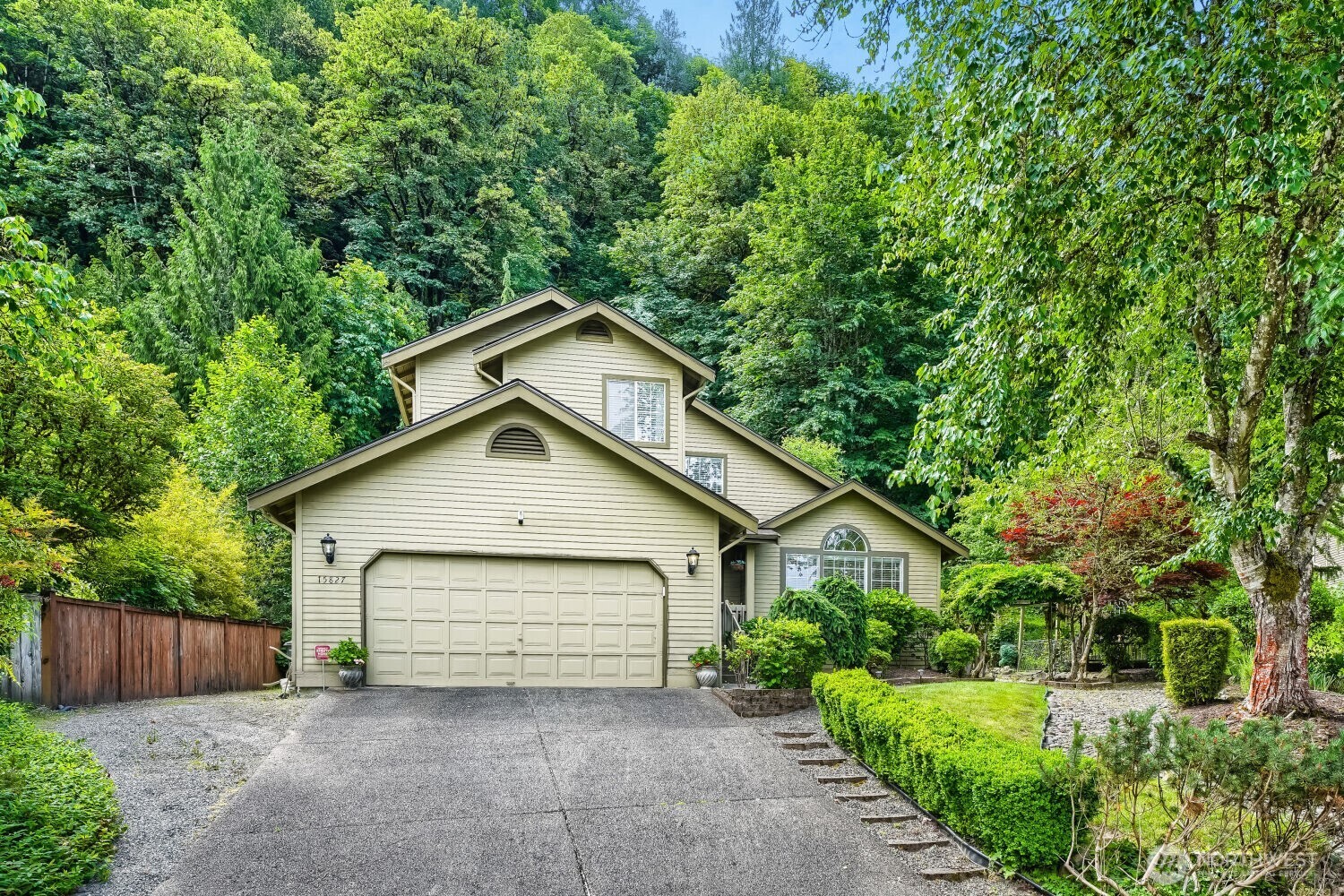 15827 SE 156th Court, Renton, WA 98058, photo 2 of 2