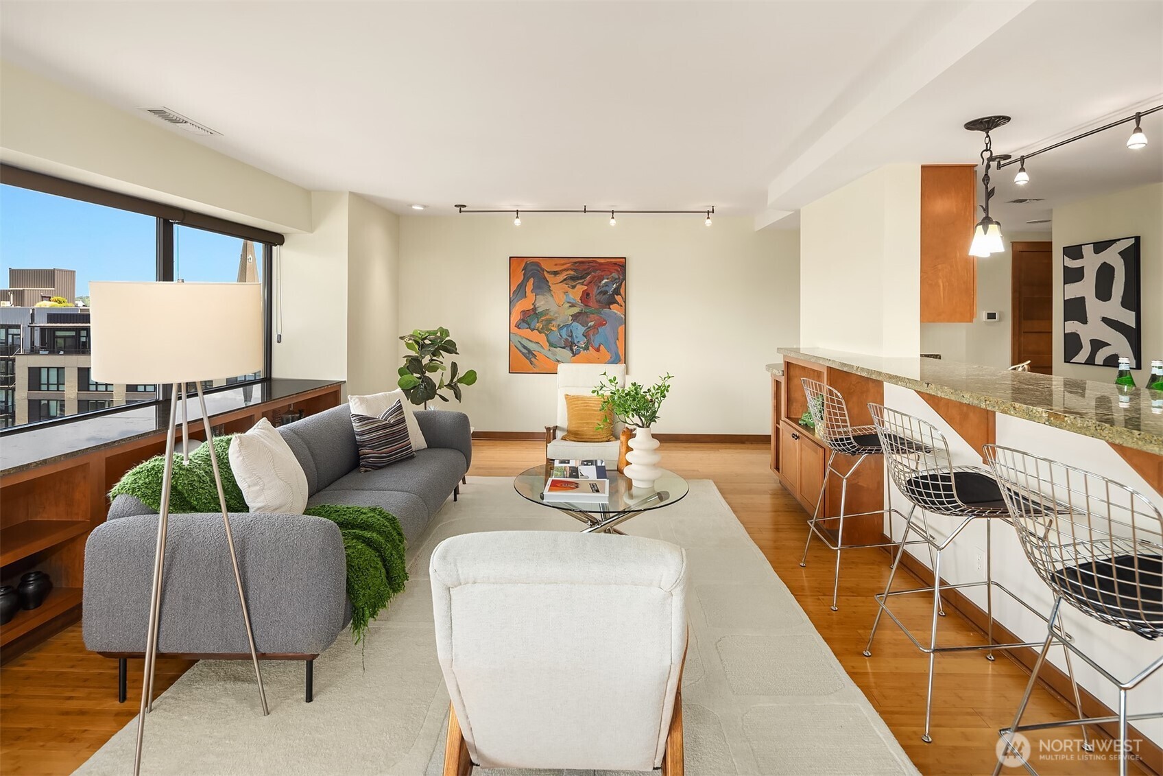 1301 Spring Street #8F, Seattle, WA 98104-1351, photo 5 of 32