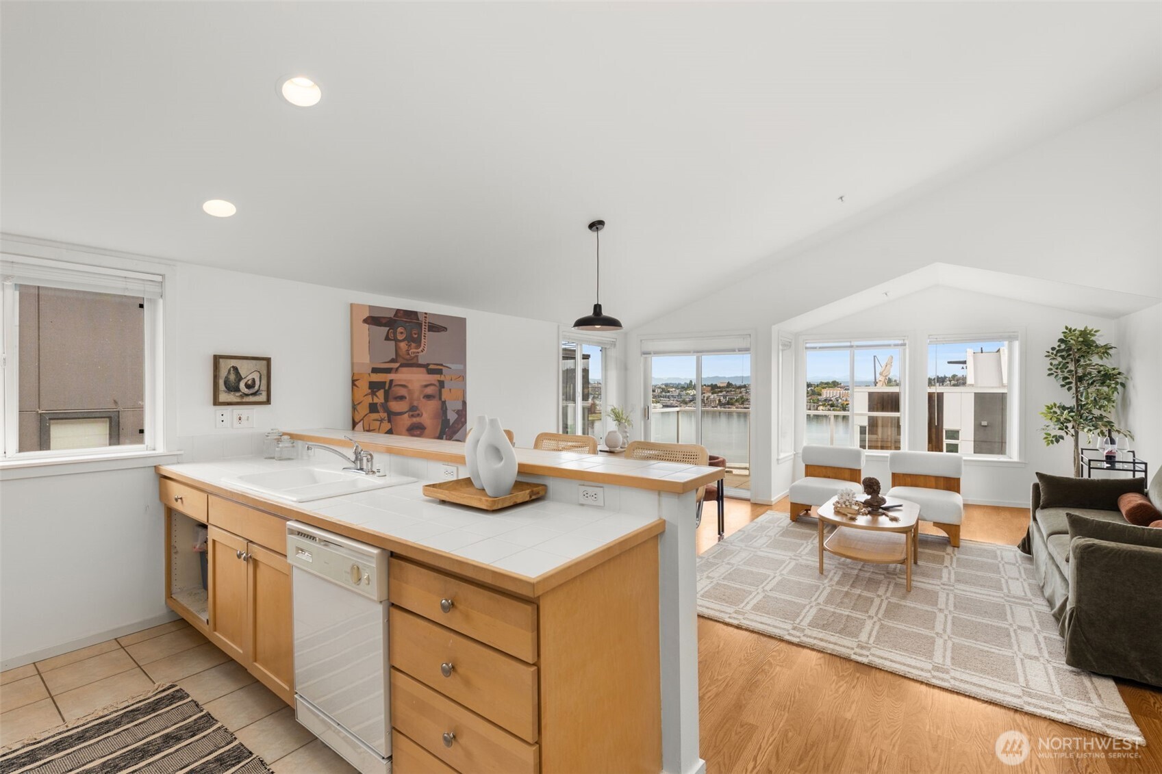 2432 Dexter Avenue N #300, Seattle, WA 98109, photo 3 of 13