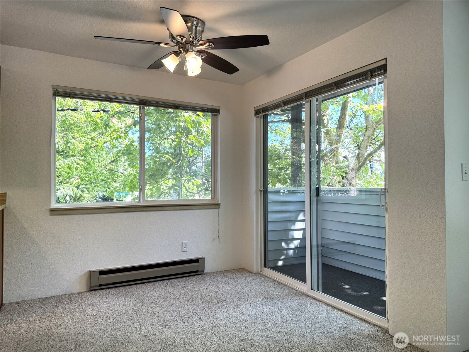 555 N 105th Street #202, Seattle, WA 98133, photo 4 of 23