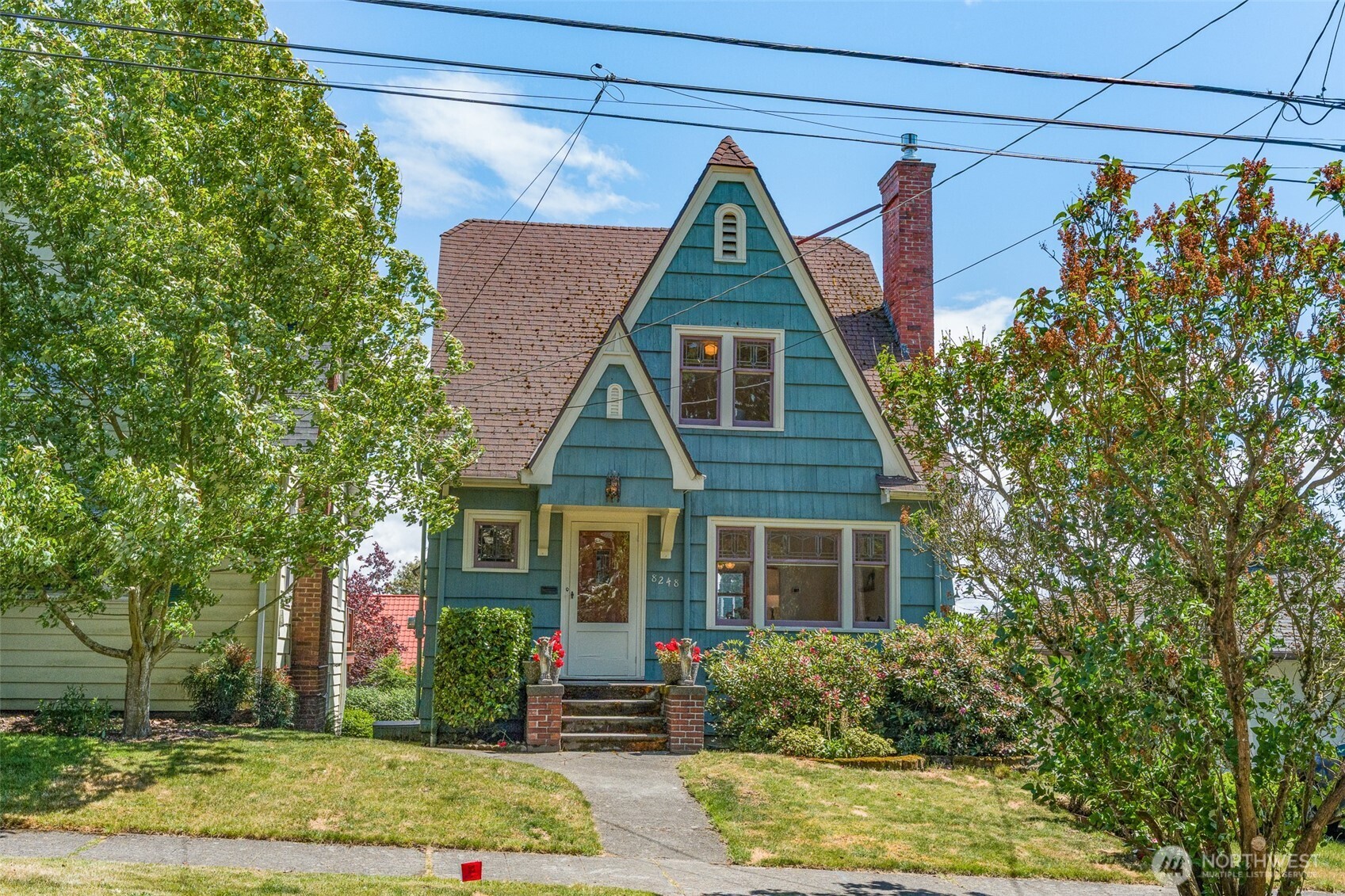 8248 16th Avenue NE